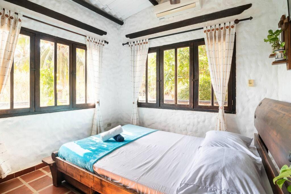 Five-Bedroom House photo 1