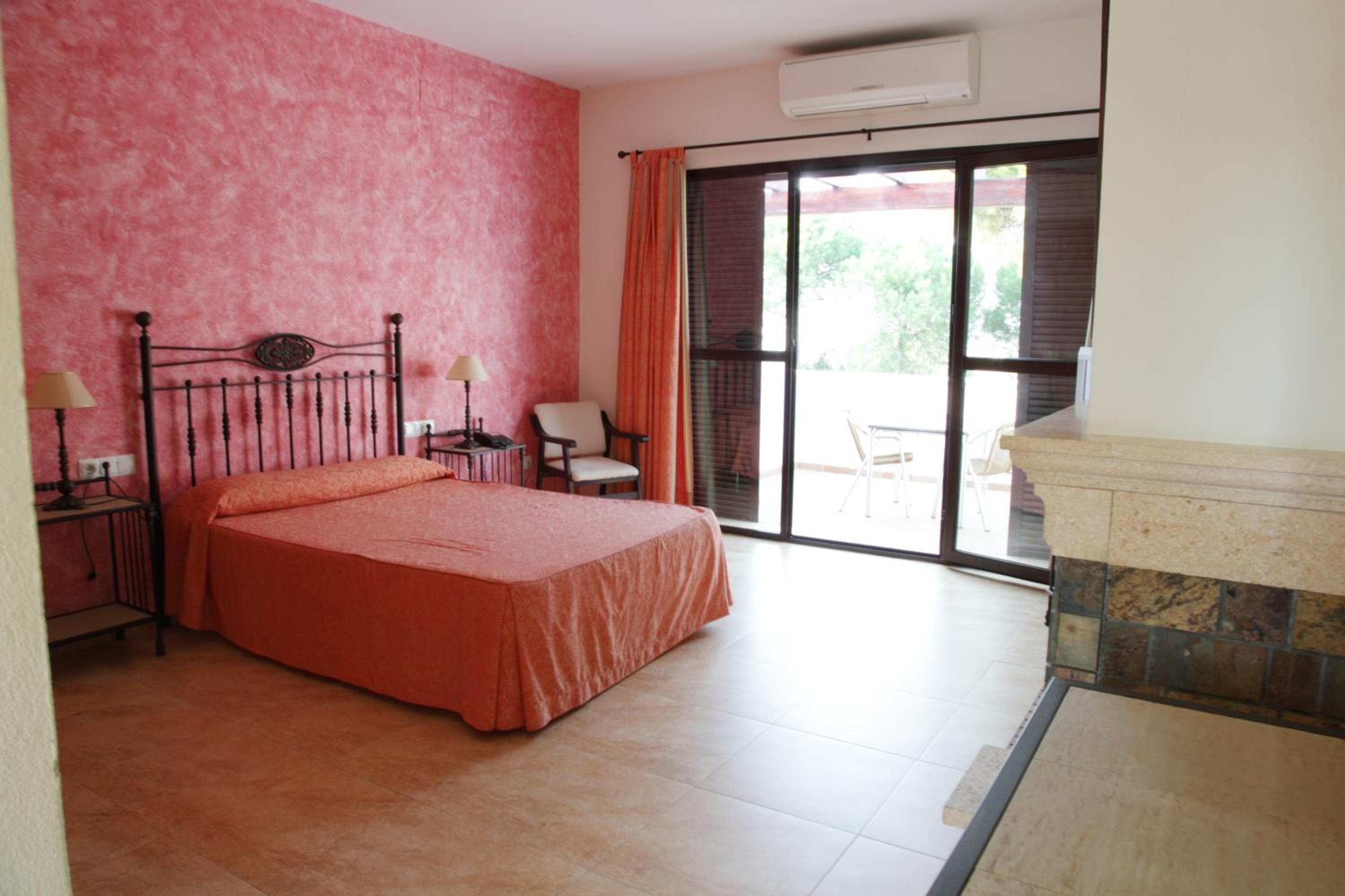 Double or Twin Room (1 Adult) - Photo 10