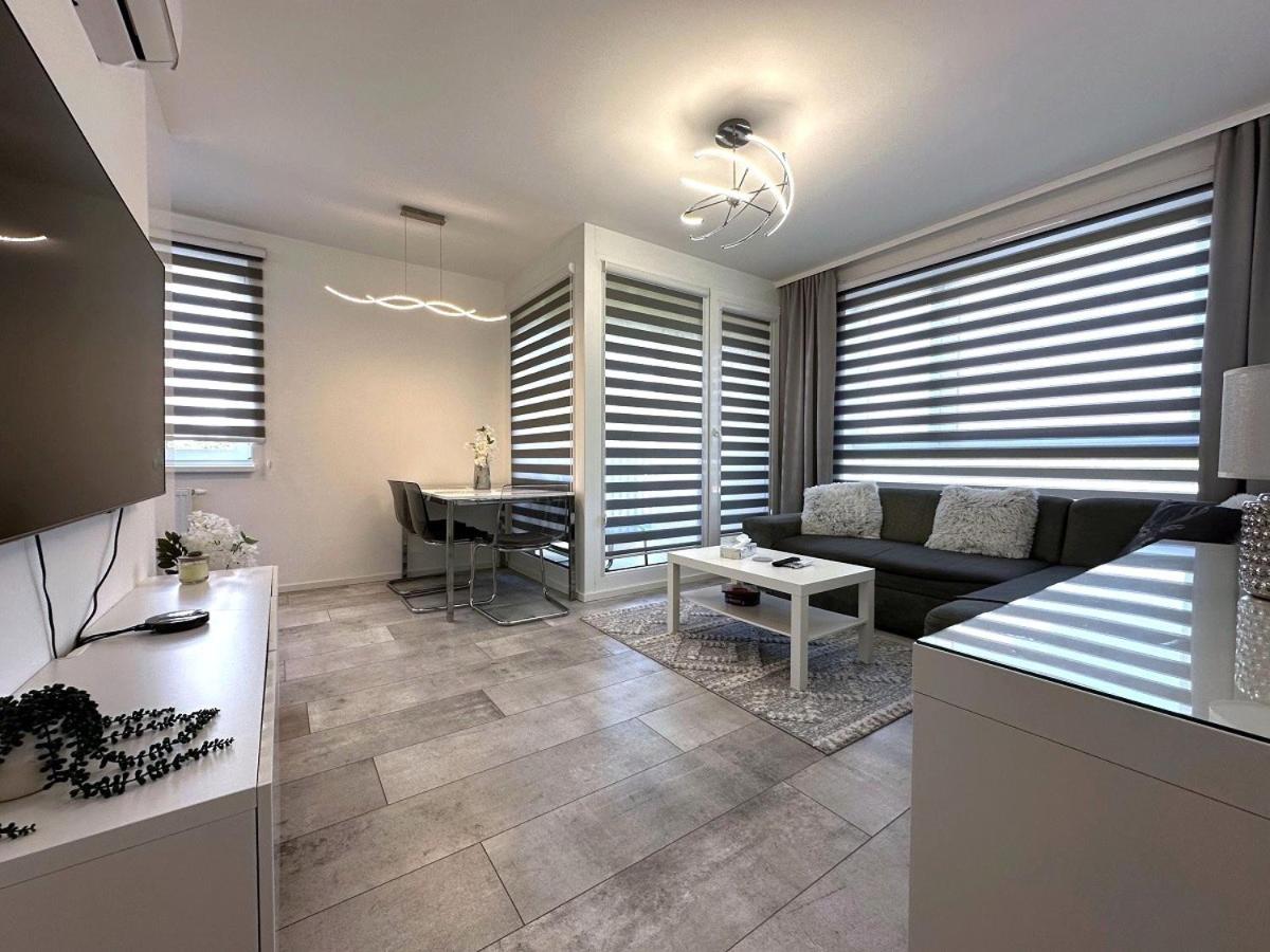 One-Bedroom Apartment with Balcony photo 1