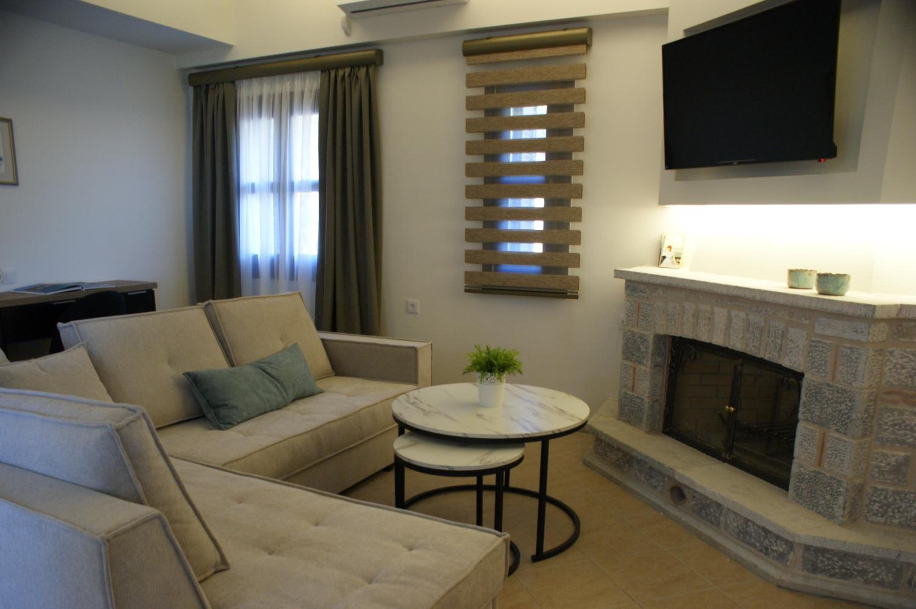 Two-Bedroom Deluxe Apartment photo 3