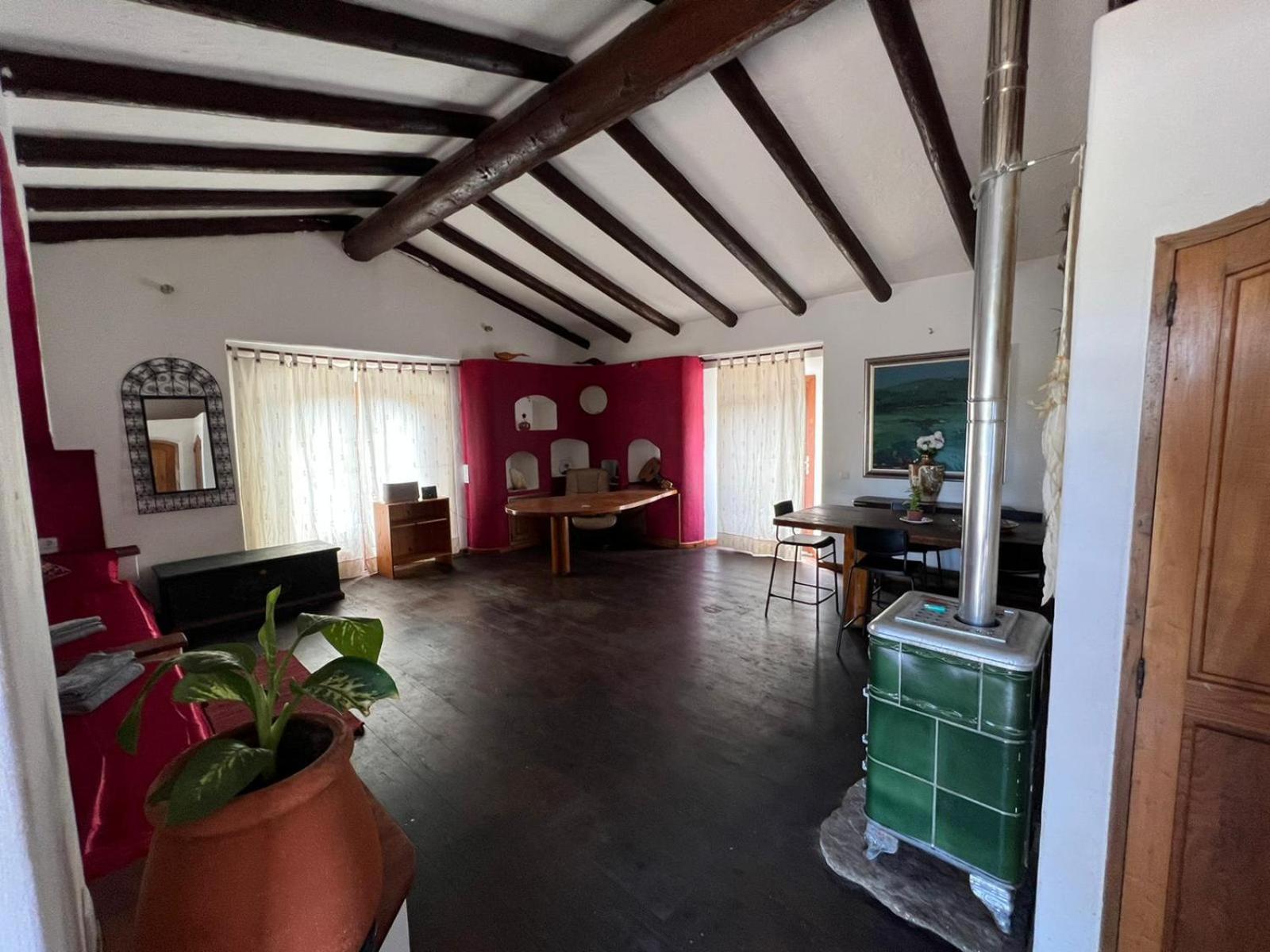 One-Bedroom House photo 2
