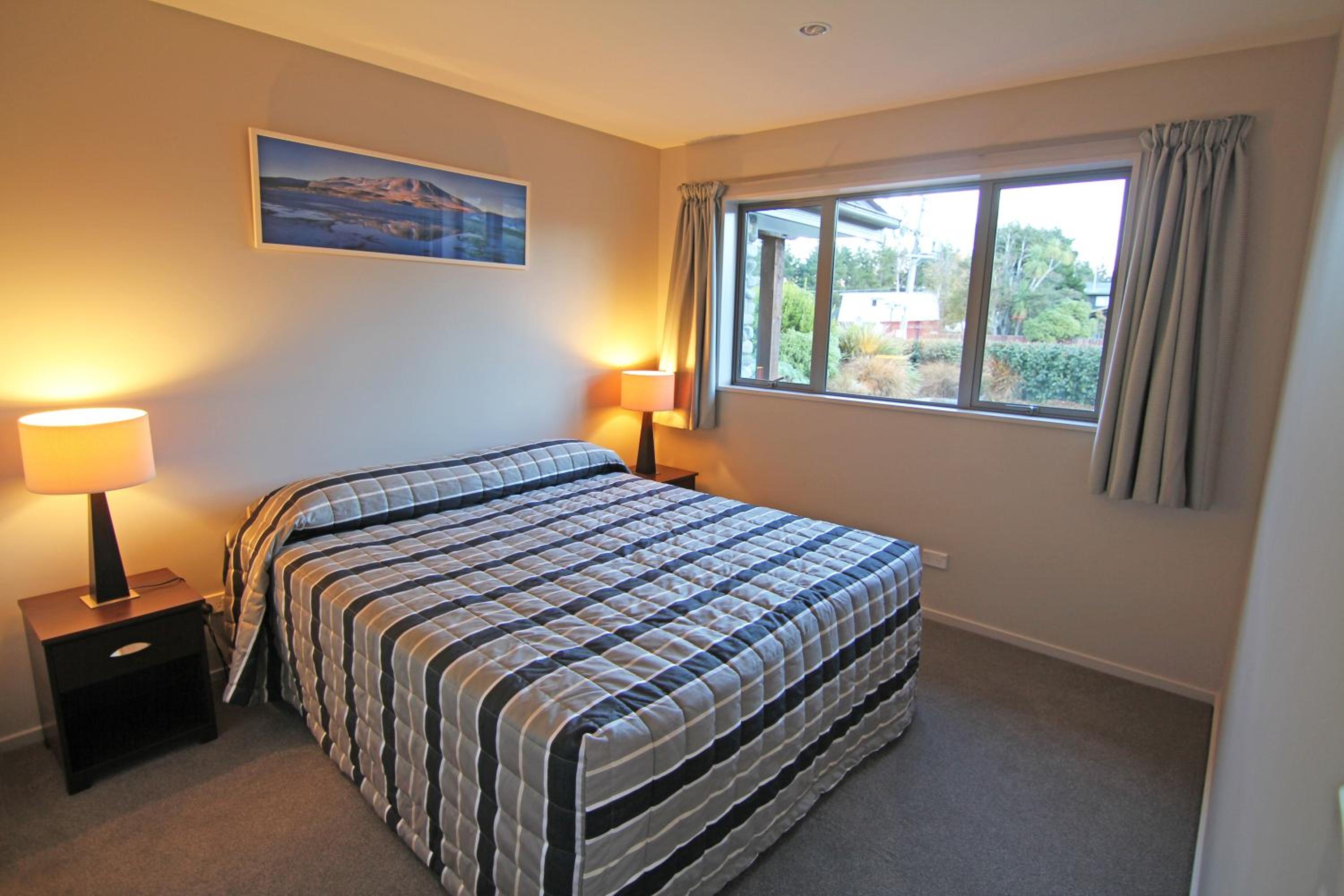 Two-Bedroom Mezzanine Apartment - Photo 10