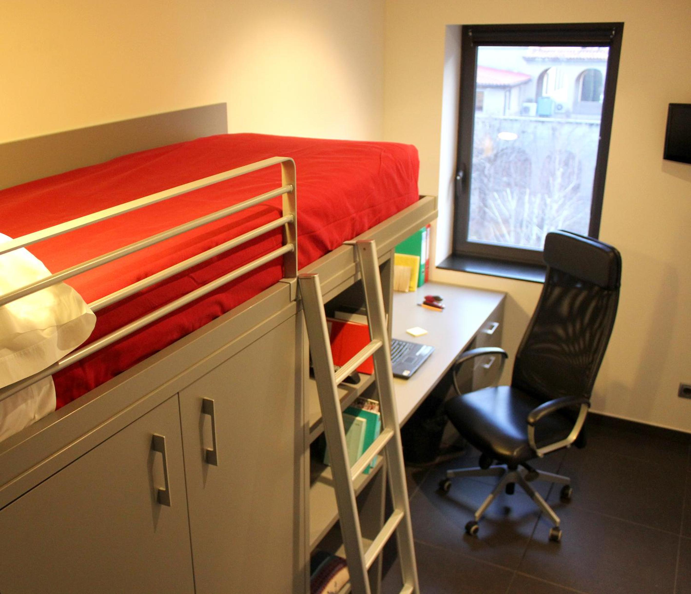 Single Room with Bunk Bed photo 3