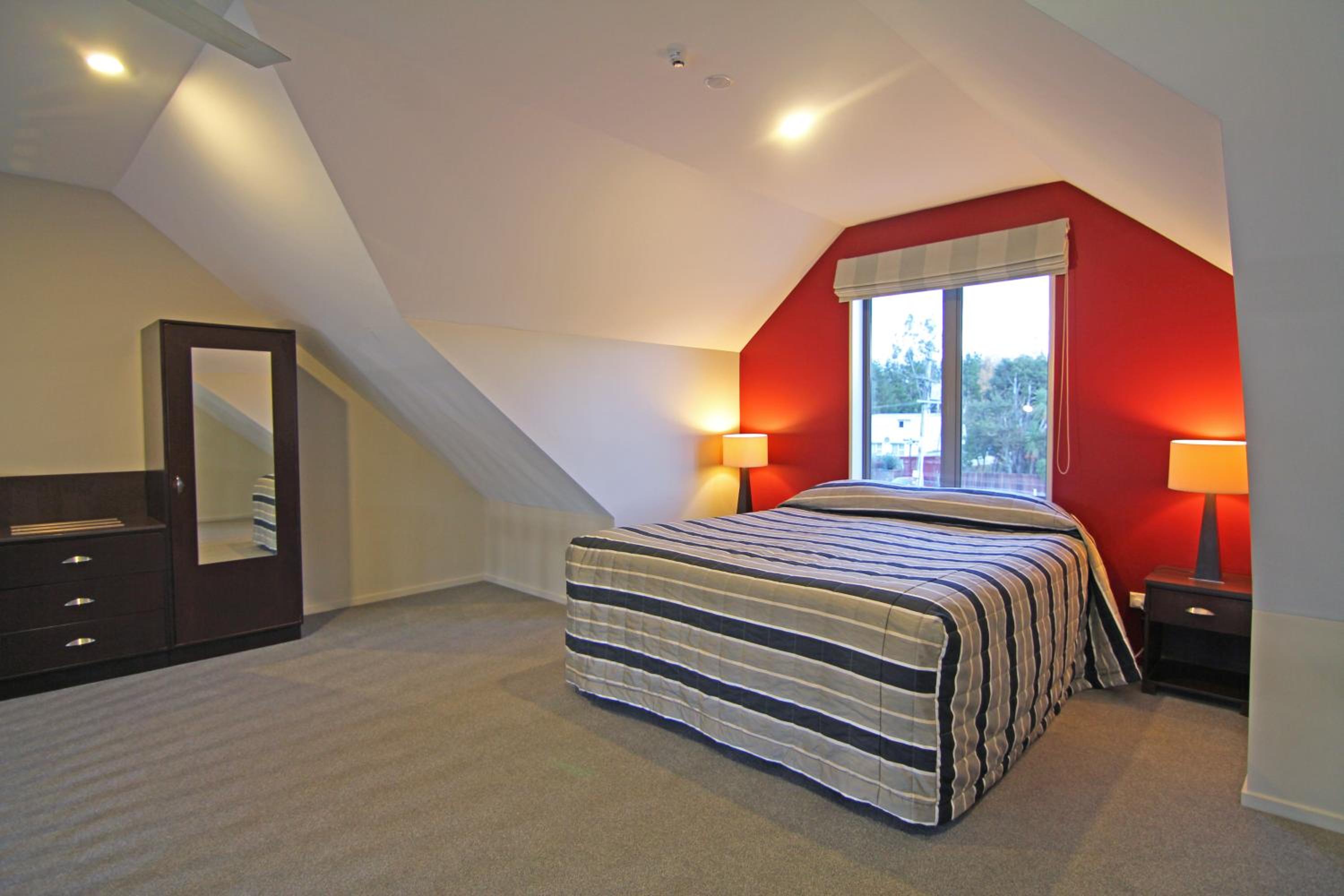 Two-Bedroom Mezzanine Apartment - Photo 12