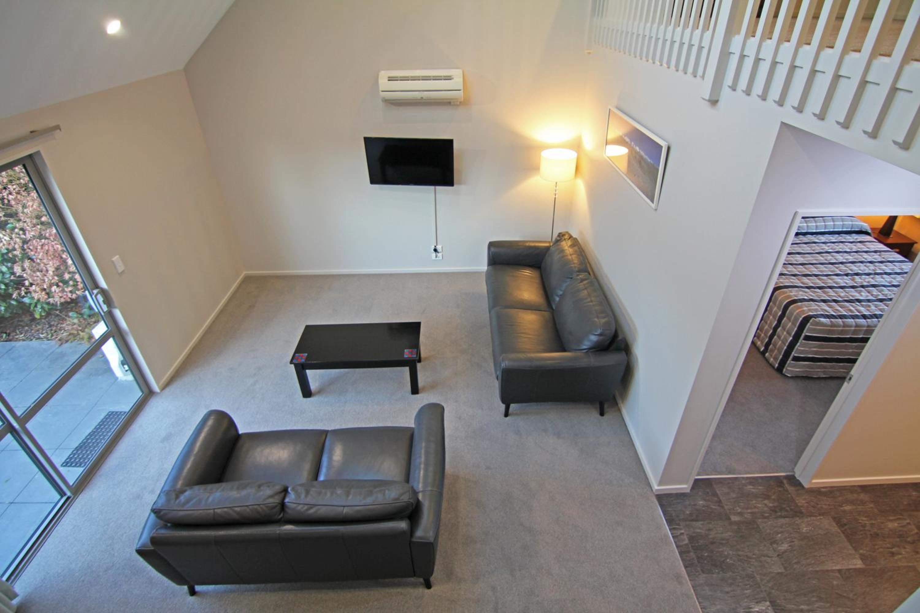 Two-Bedroom Mezzanine Apartment - Photo 3