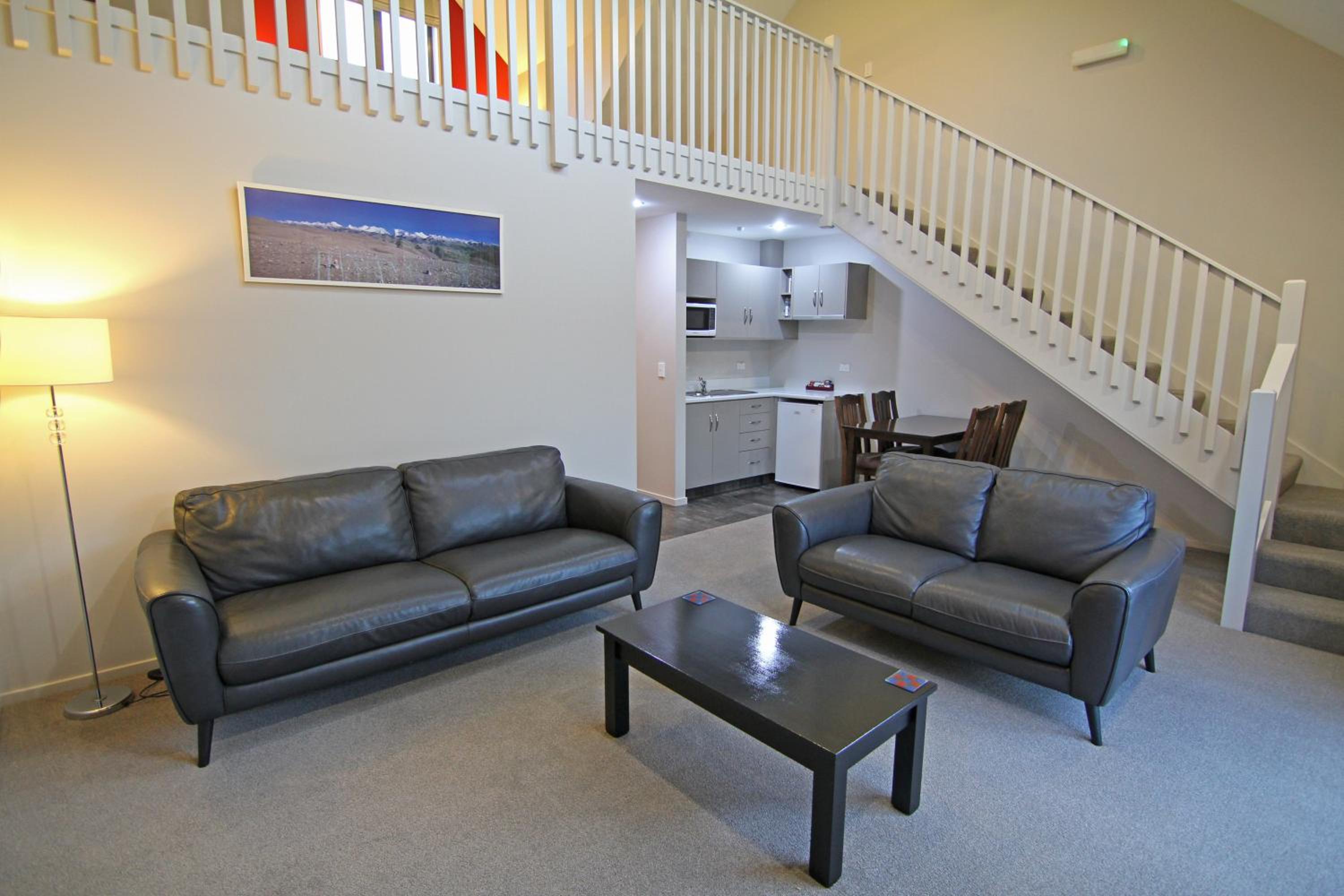 Two-Bedroom Mezzanine Apartment - Photo 4