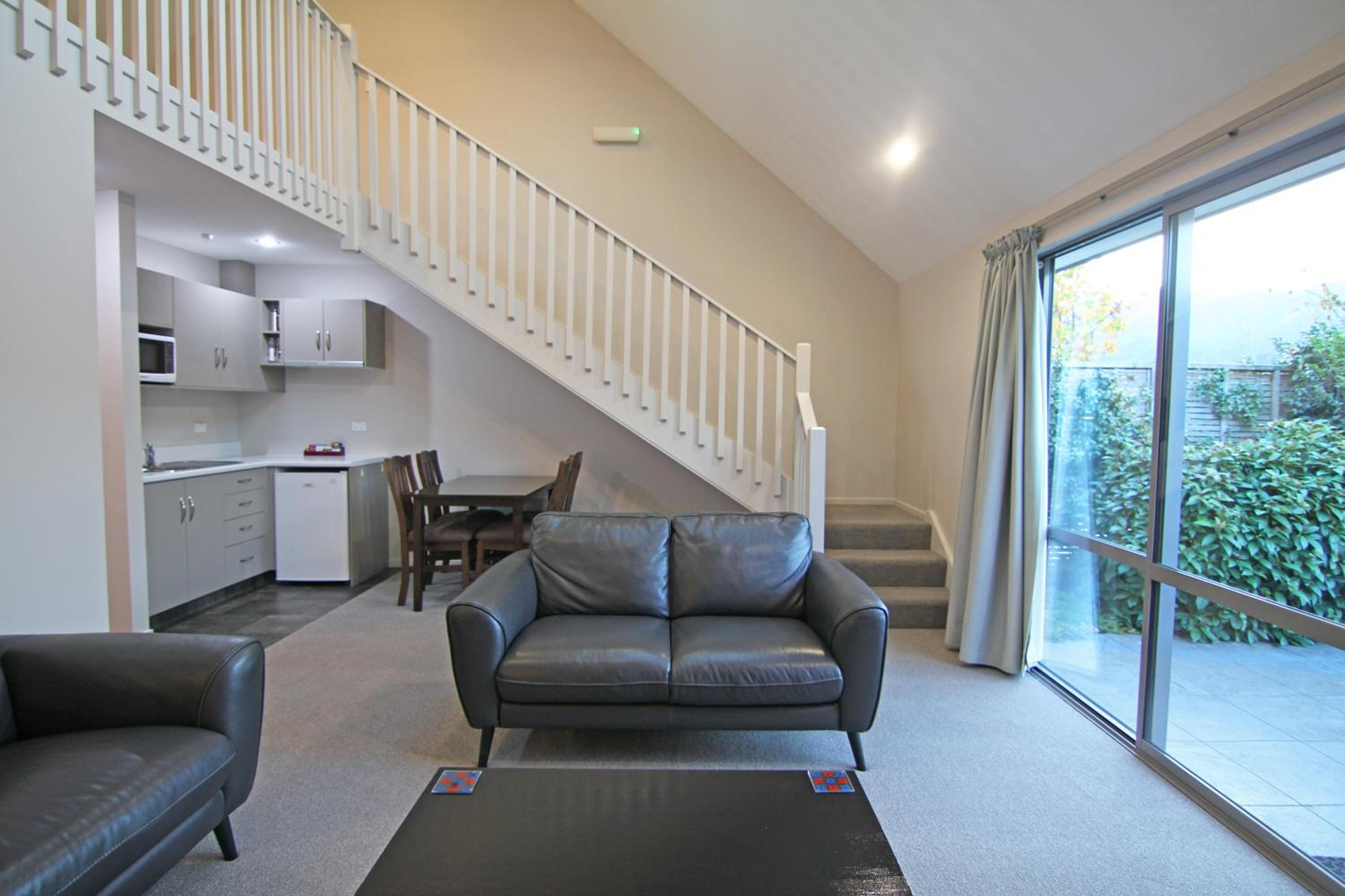 Two-Bedroom Mezzanine Apartment - Photo 5