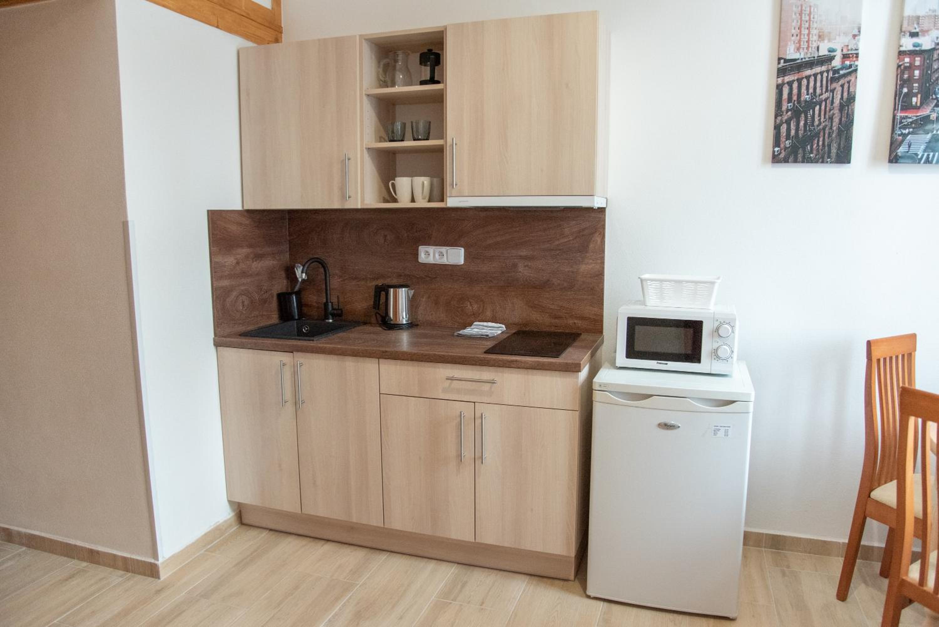 Apartment - Split Level - Photo 4