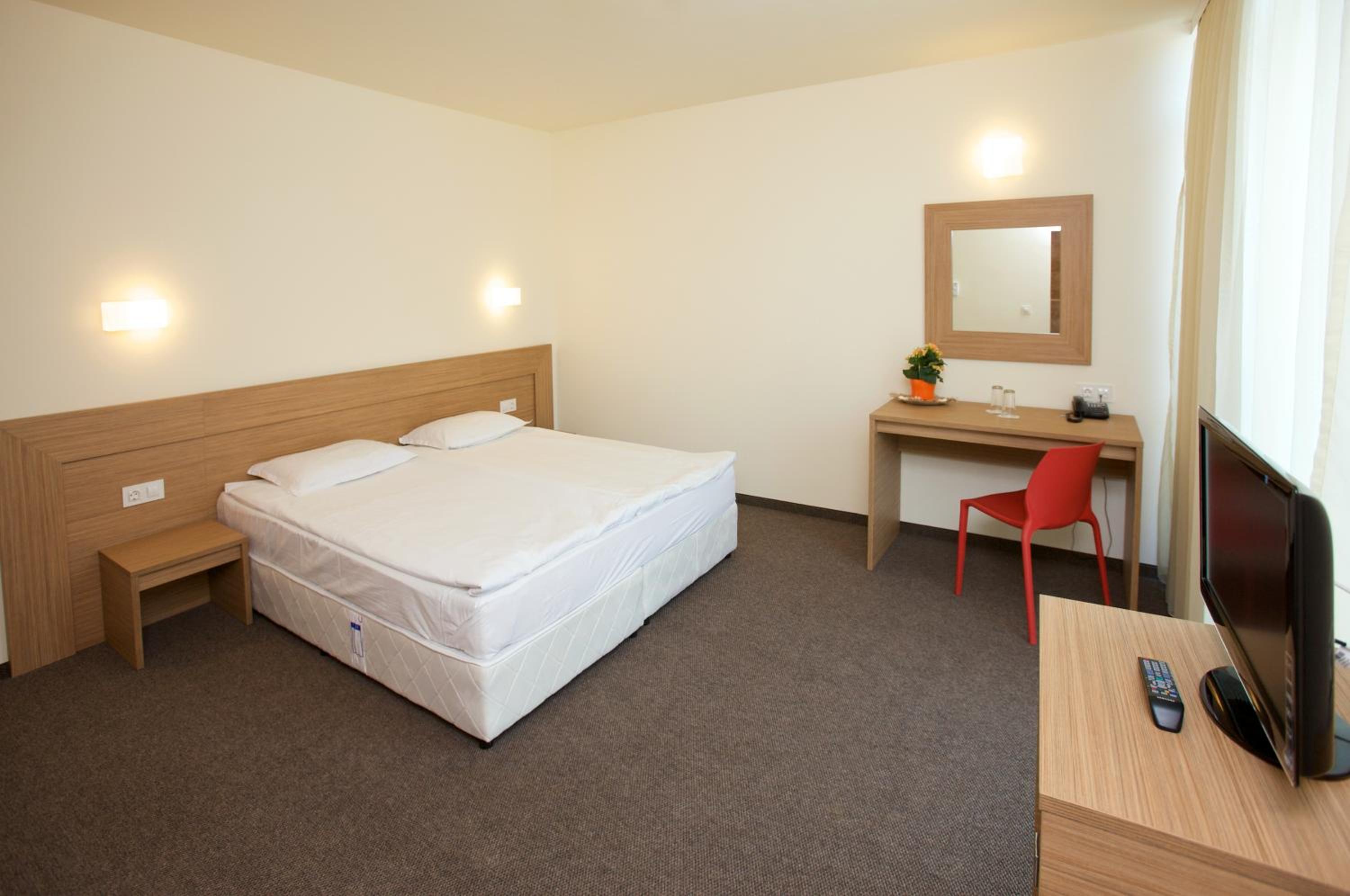 Budget Double or Twin Room (no balcony) photo 1