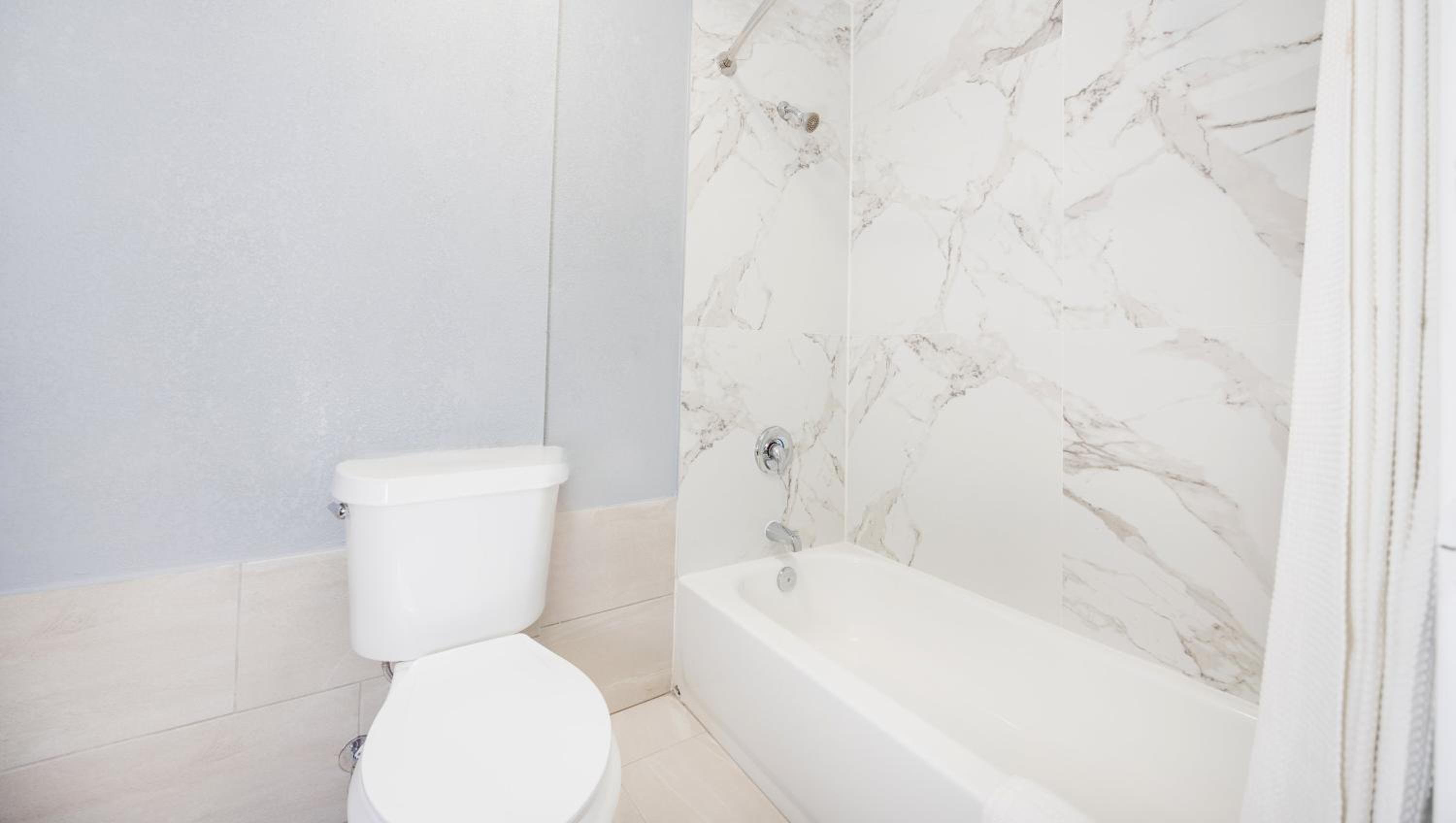 King Room Non-Smoking - Photo 6
