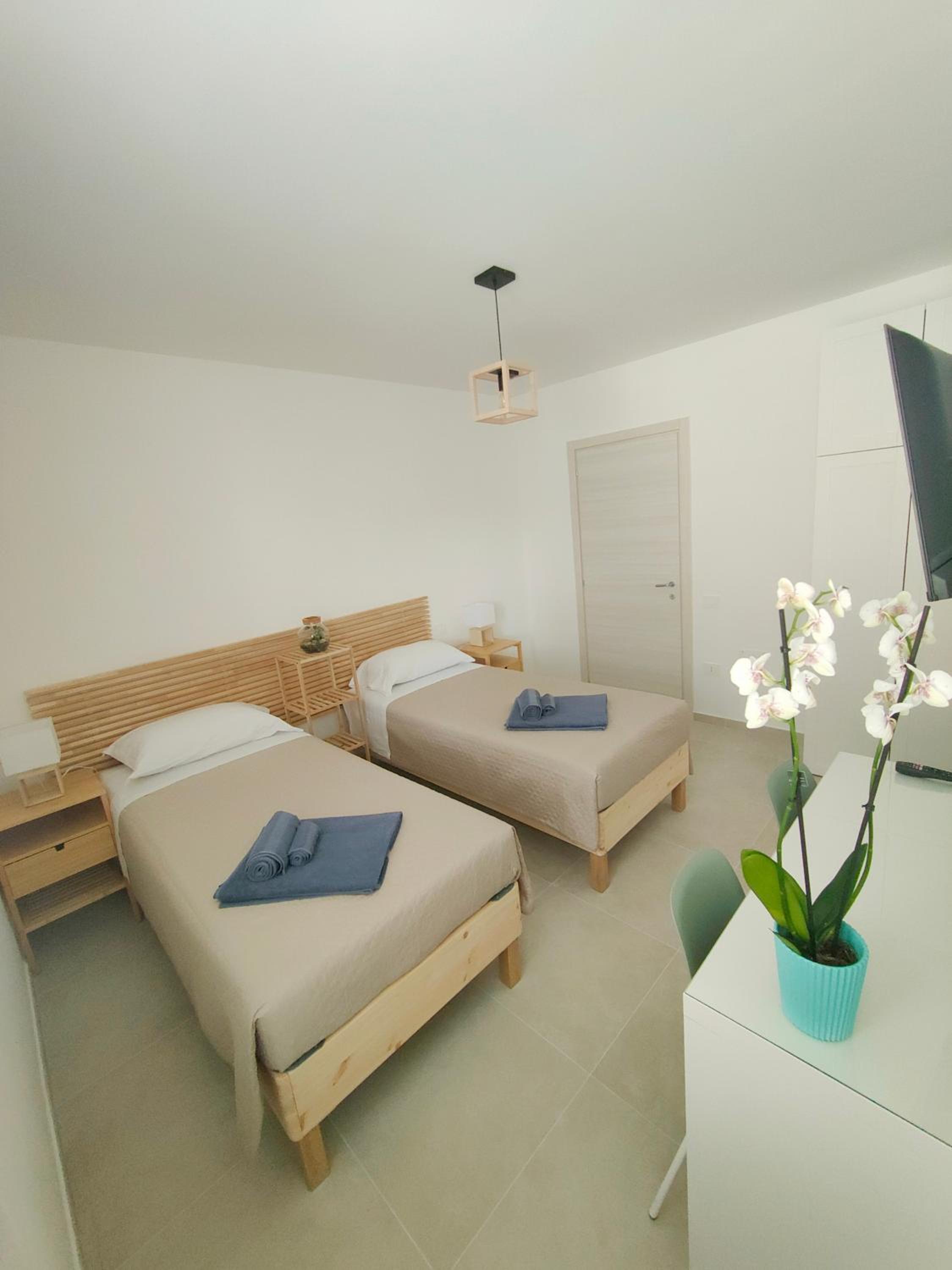 Twin Room with Shared Bathroom photo 3