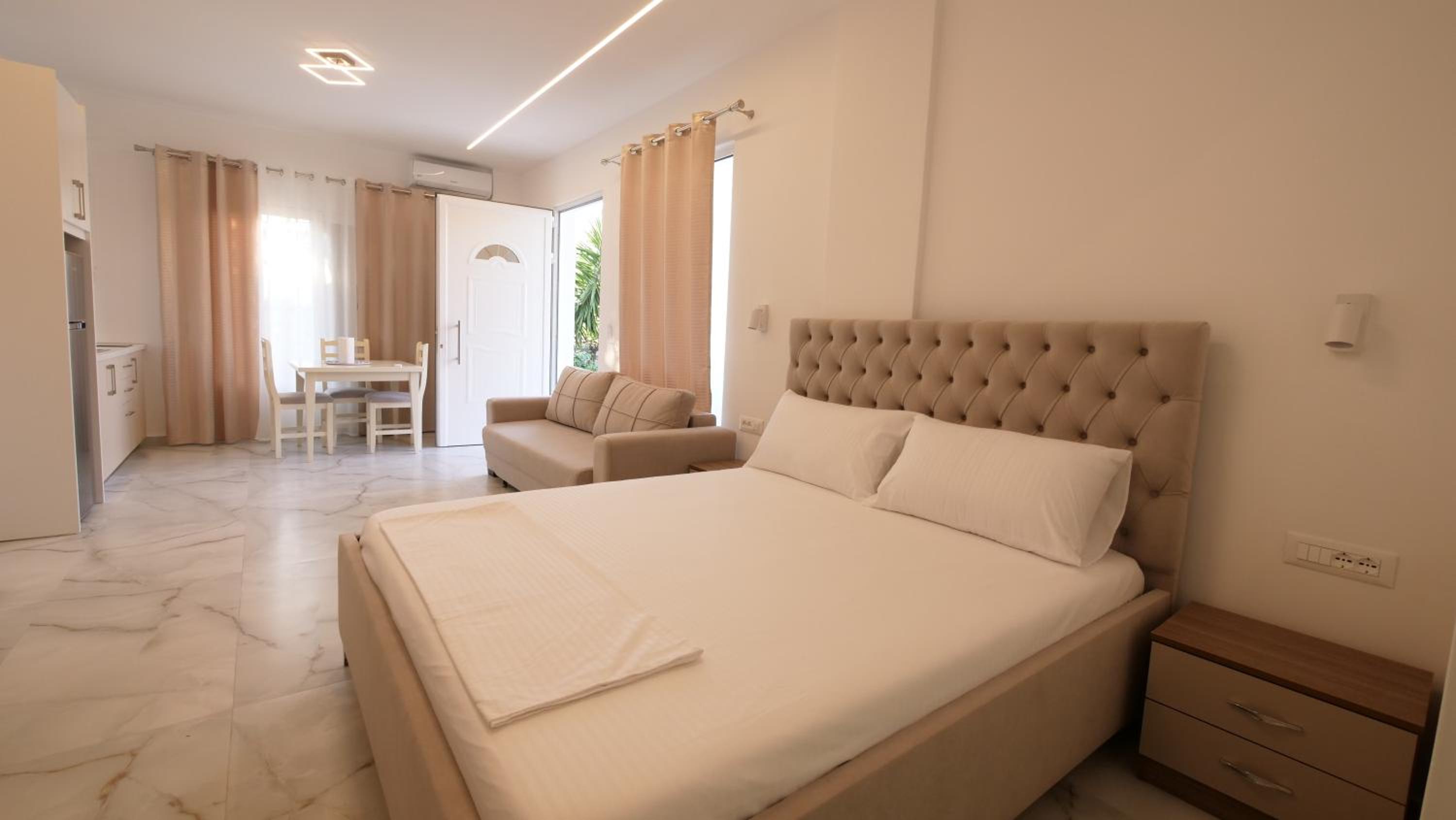 Studio Apartment