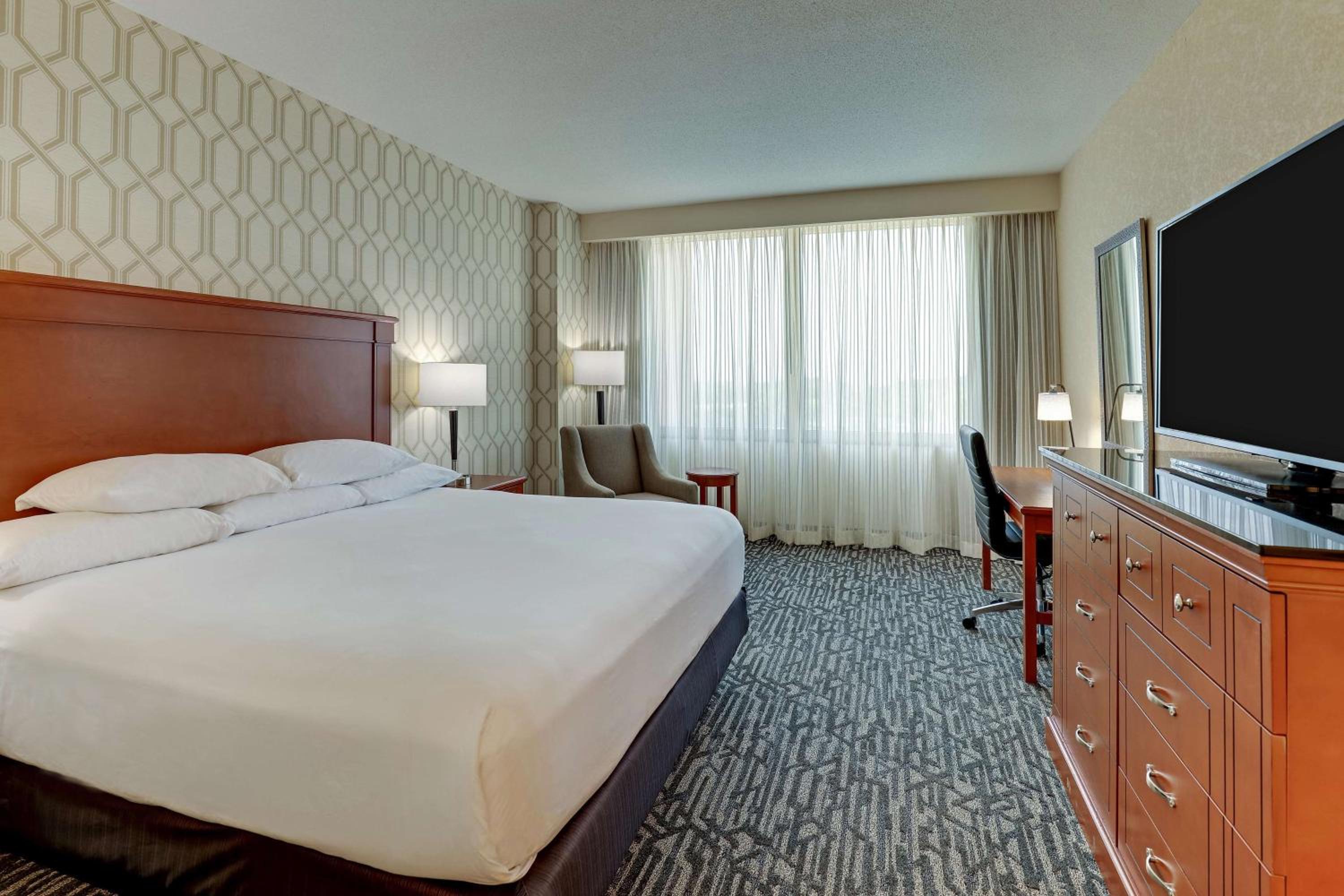 Deluxe King Room photo 1