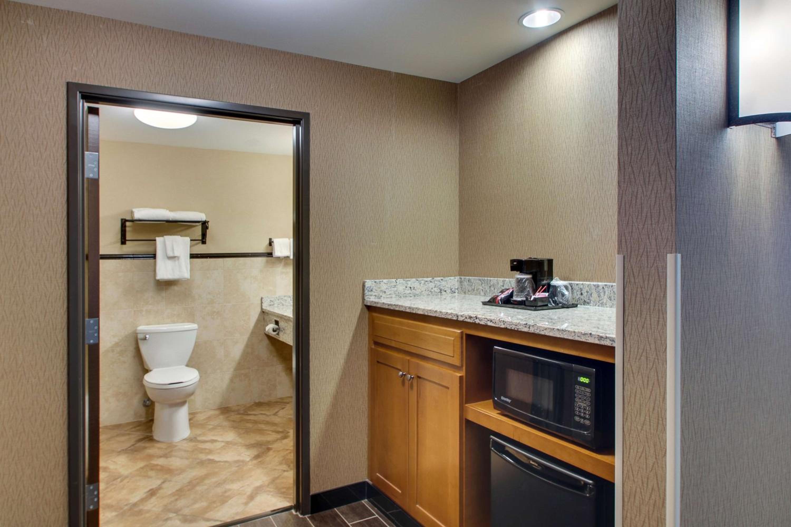 Superior King Room with View photo 2