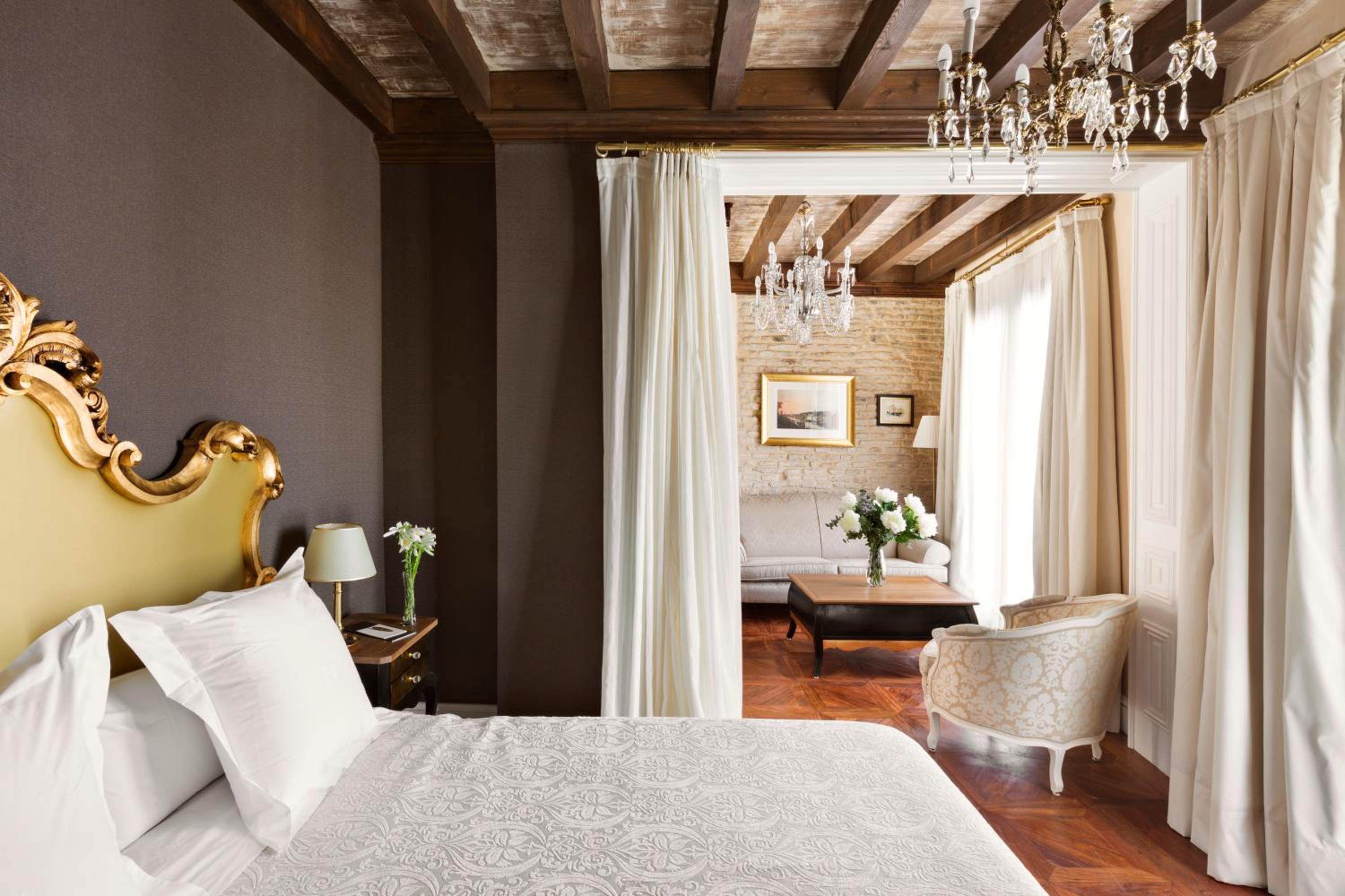 Habitación Deluxe Premium con Cama Extra