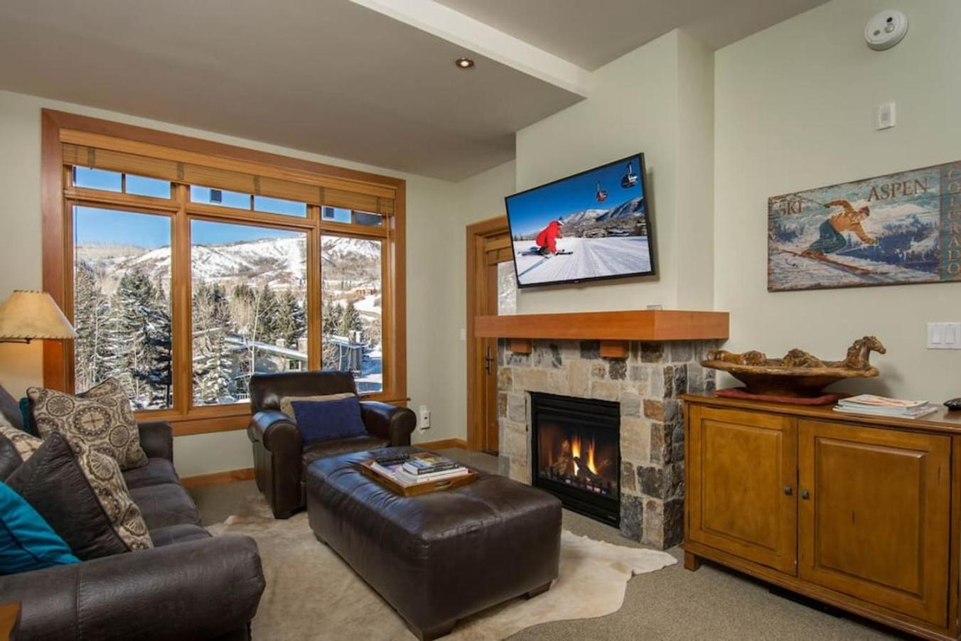 Apartment with Mountain View photo 1