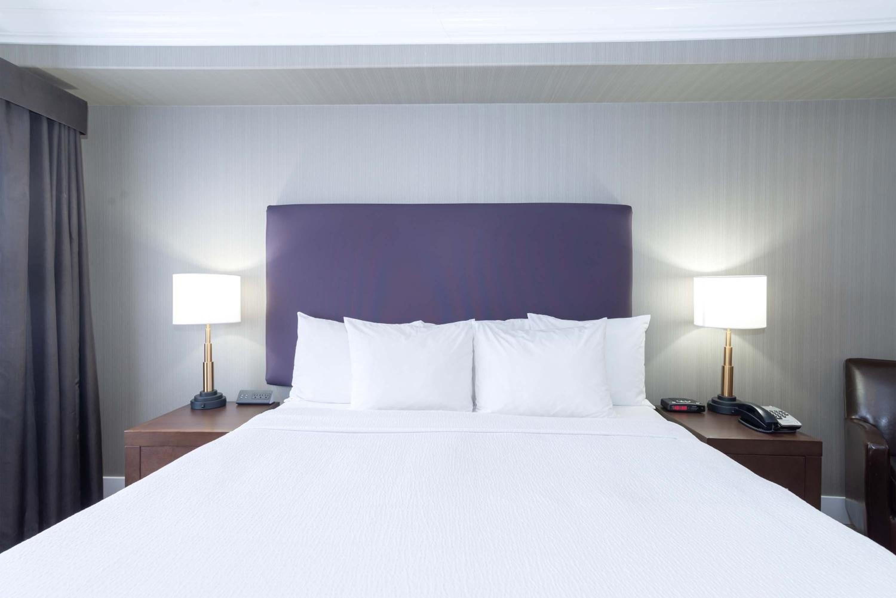 Standard Suite, 1 King Bed, Kitchenette - Photo 6