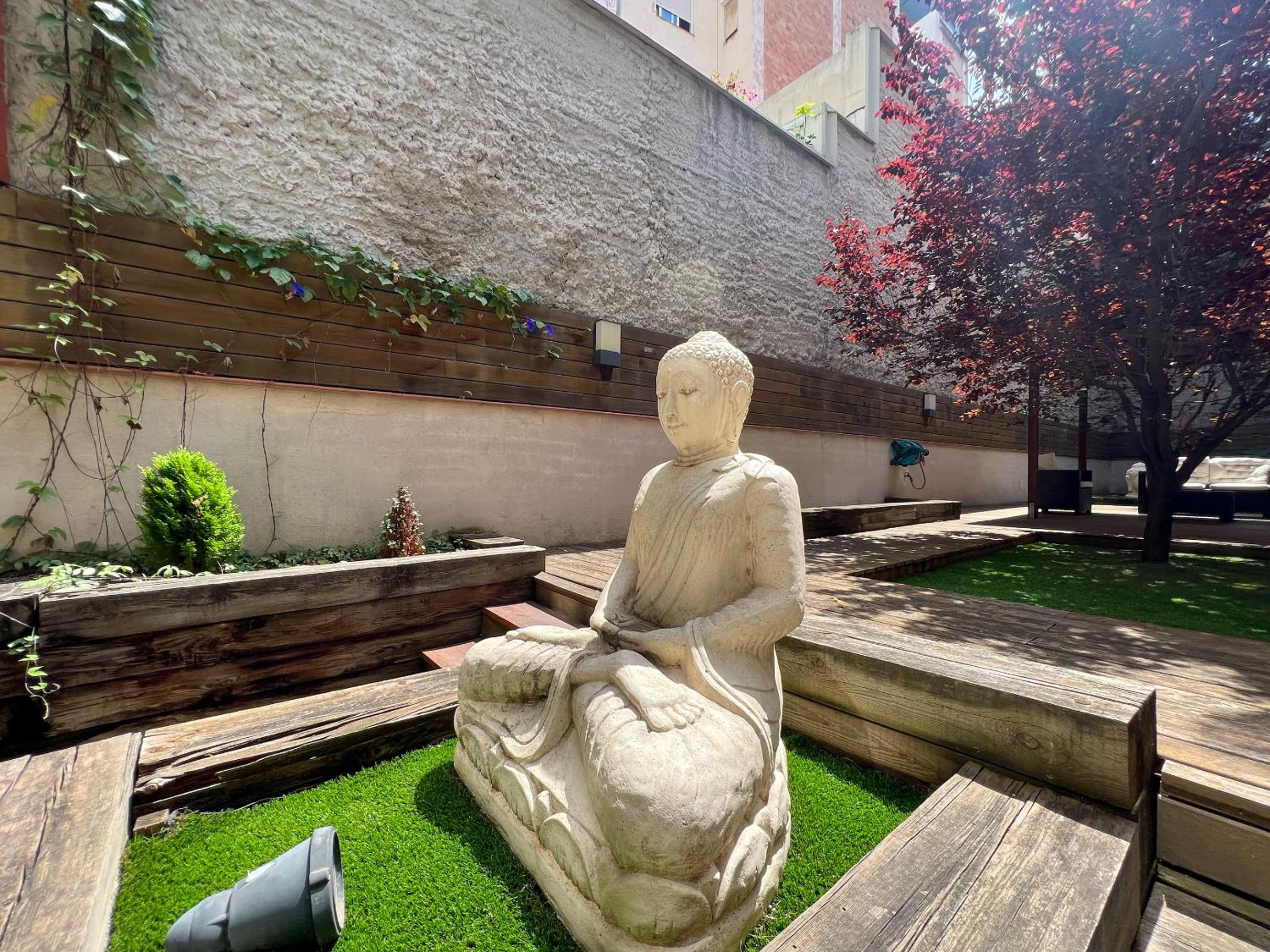 One-Bedroom Apartment with Garden photo 3