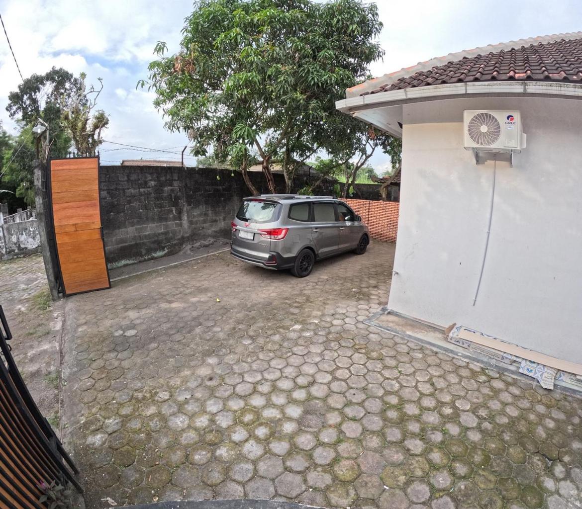 Three-Bedroom Villa photo 2