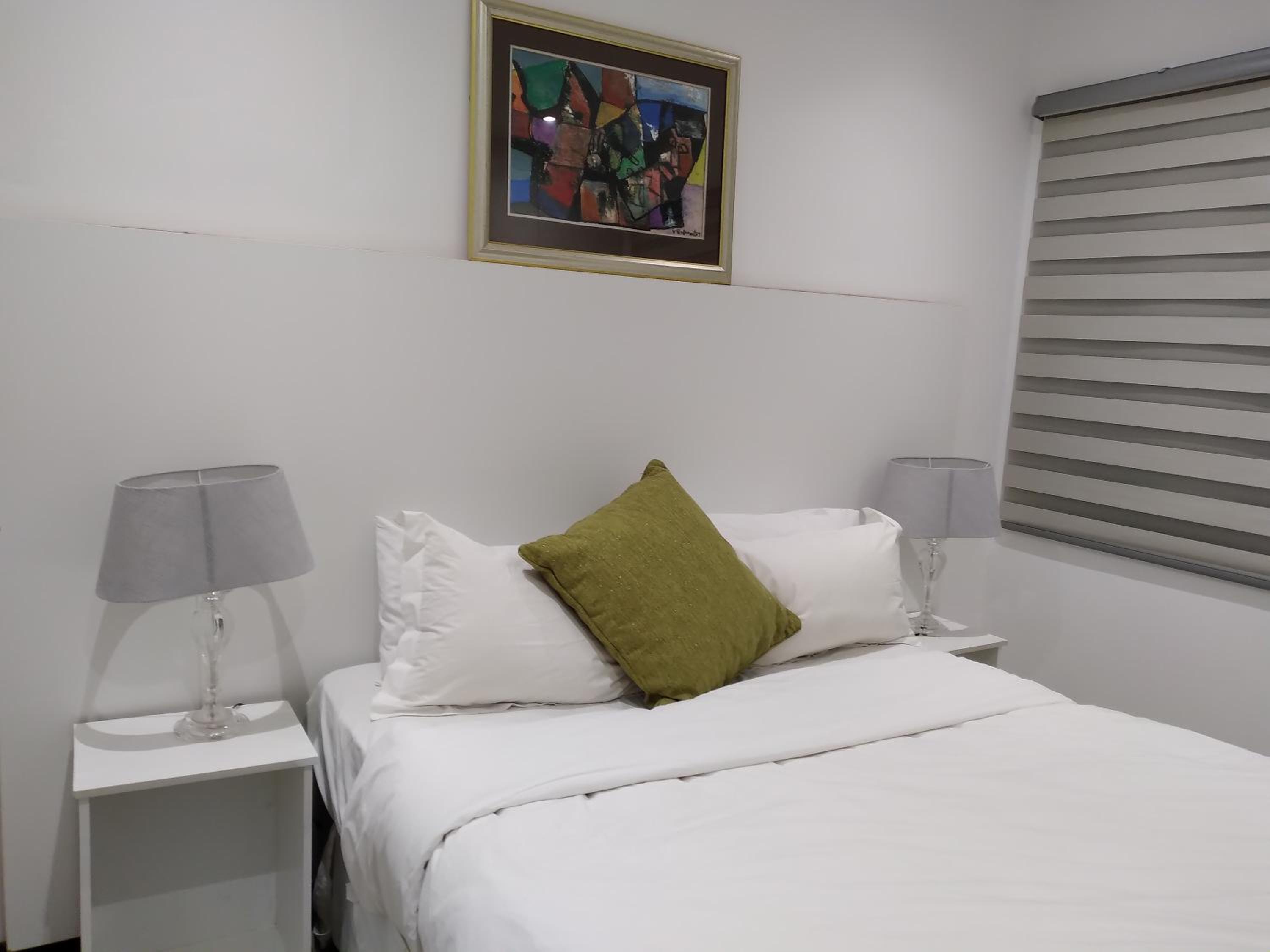 One-Bedroom Apartment photo 1