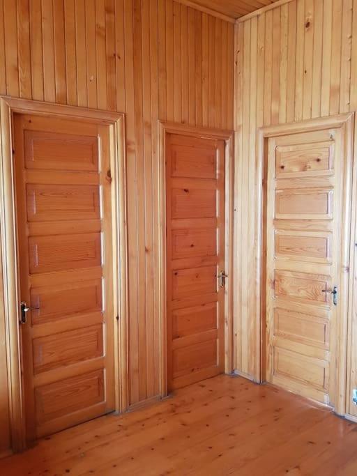 Five-Bedroom House photo 2