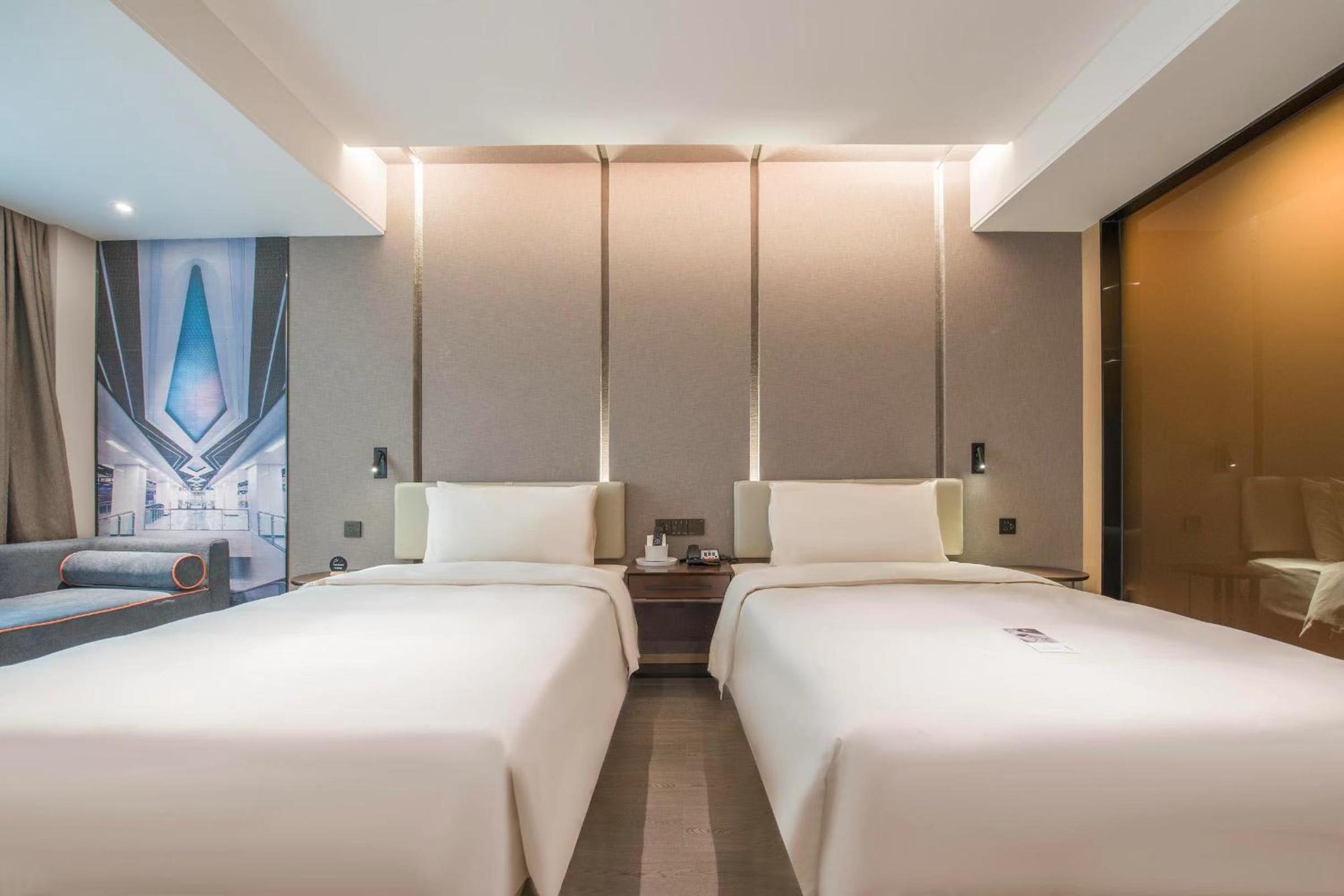 Elegant Twin Room  photo 2