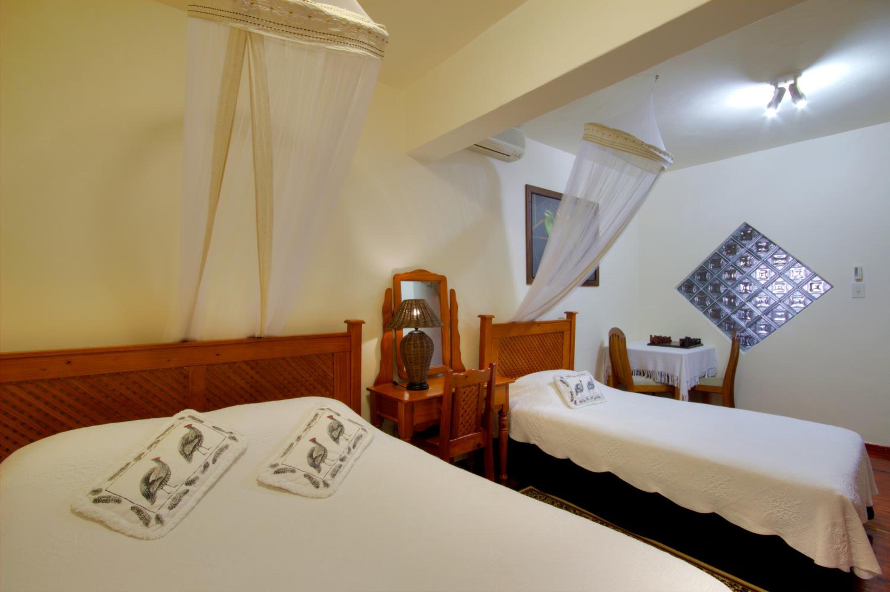 Deluxe Family Room (2 Adults + 3 Children) - Photo 8