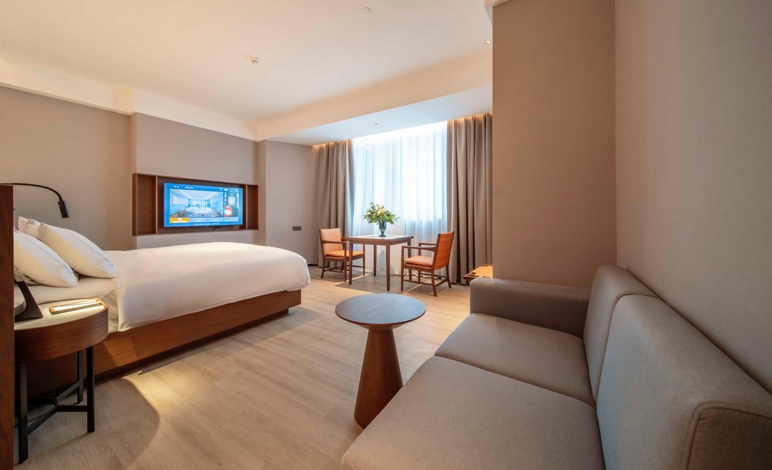 Deluxe Double Room with Bath photo 3