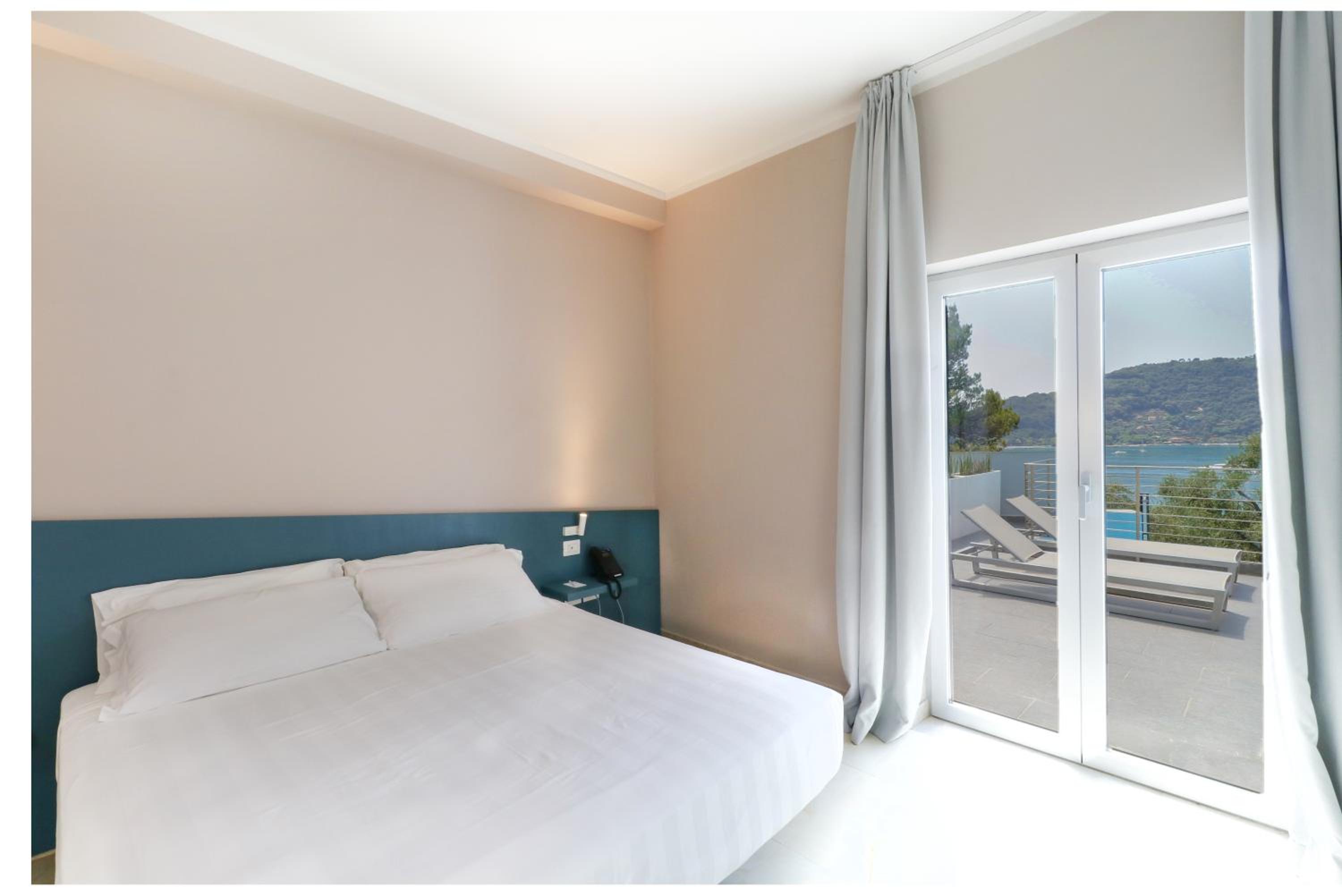 Junior Suite with Private Pool photo 3