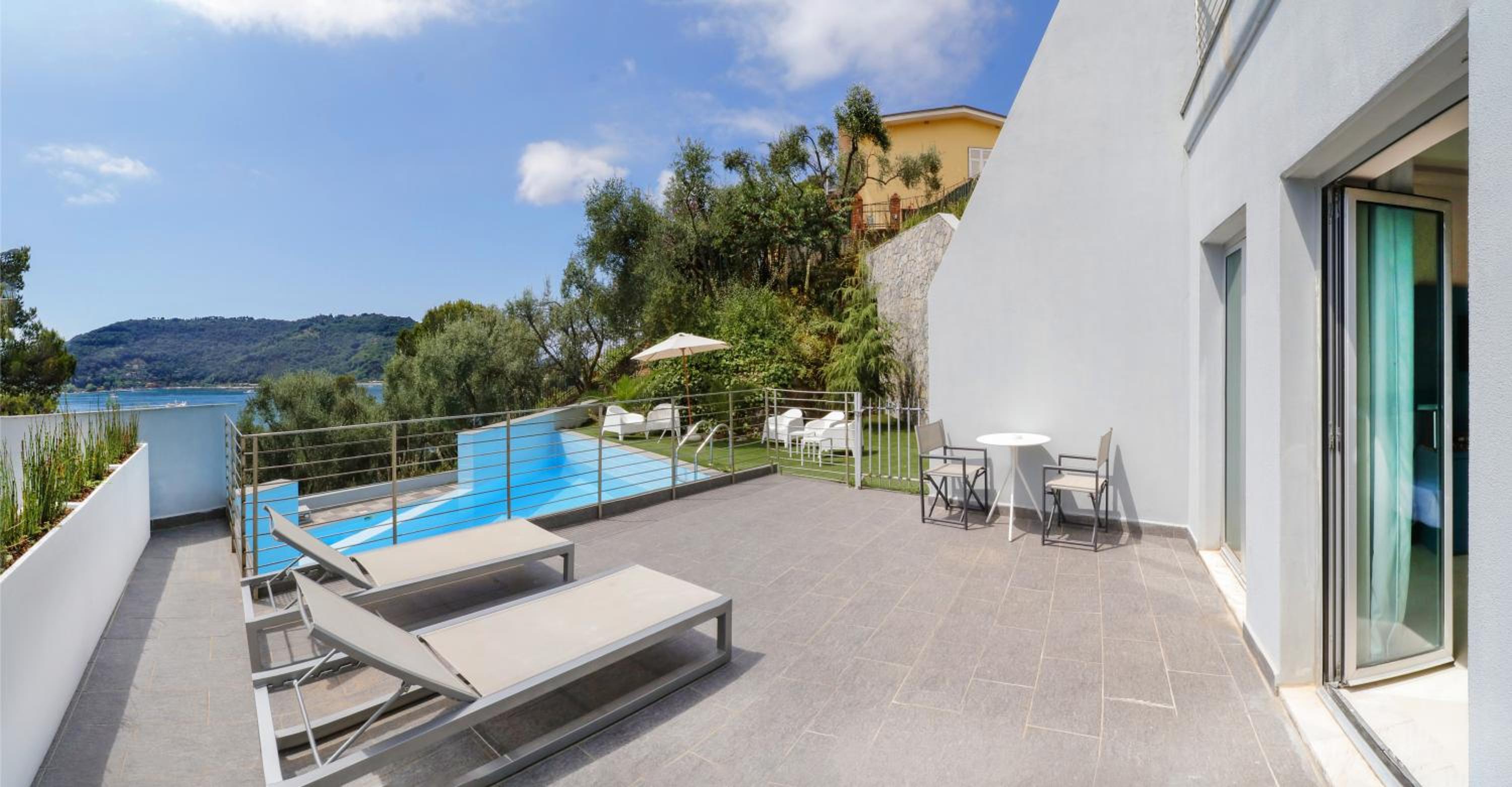 Junior Suite with Private Pool photo 2