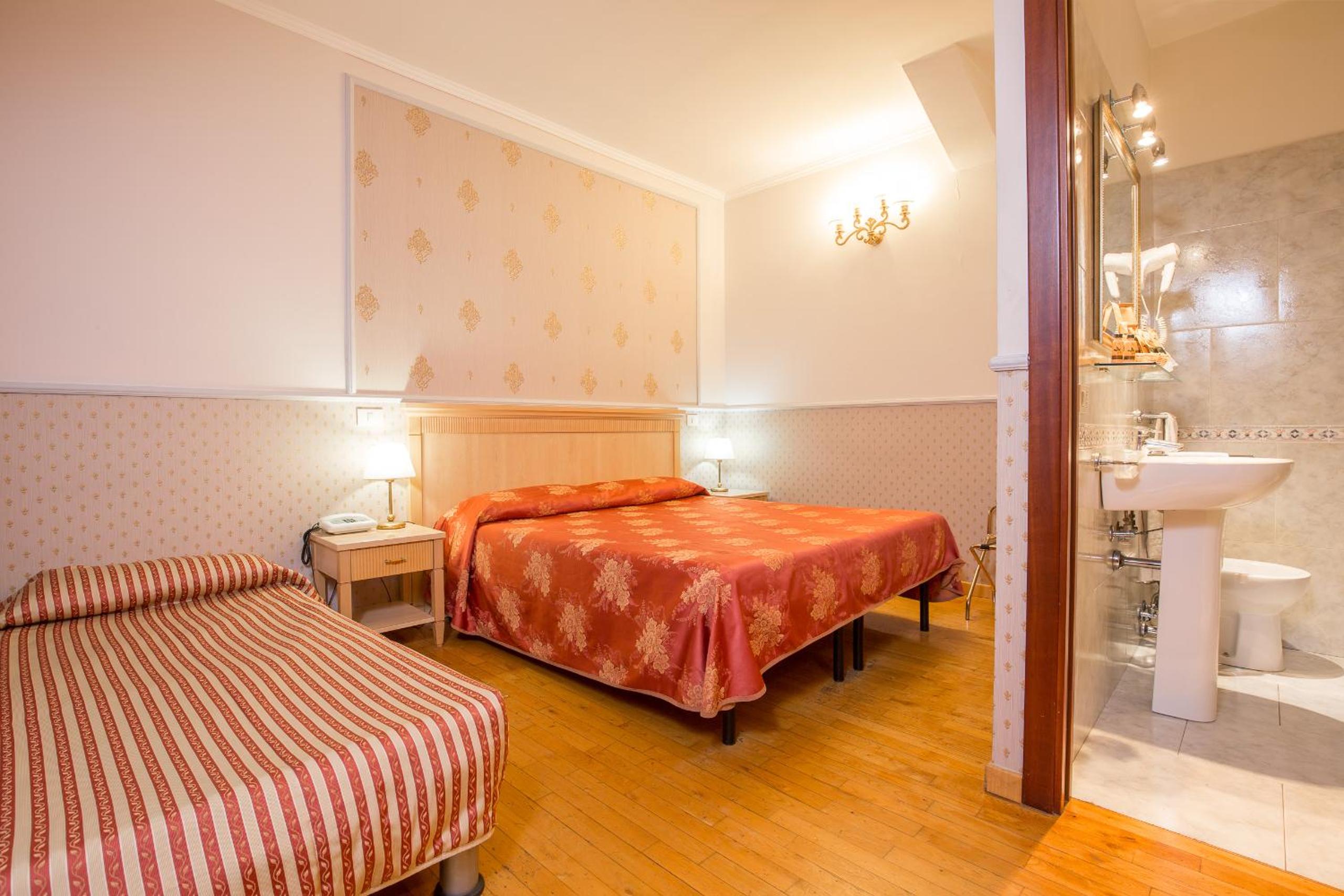 Triple Room