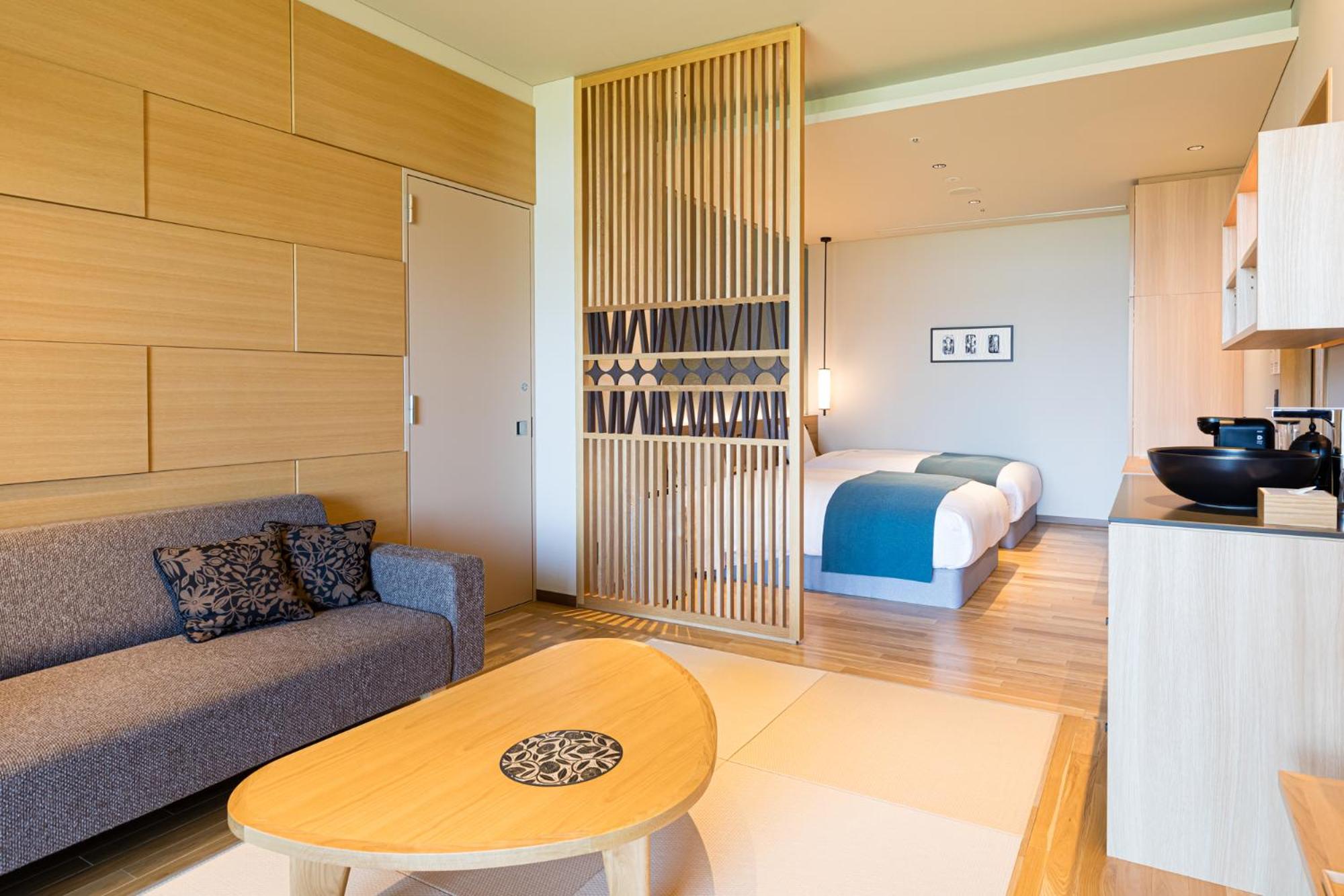 Room with Tatami Area & Onsen Open Air Bath-Lake View-East Wing - Non-Smoking- Premium French Dinner & Buffet Breakfast - Photo 2