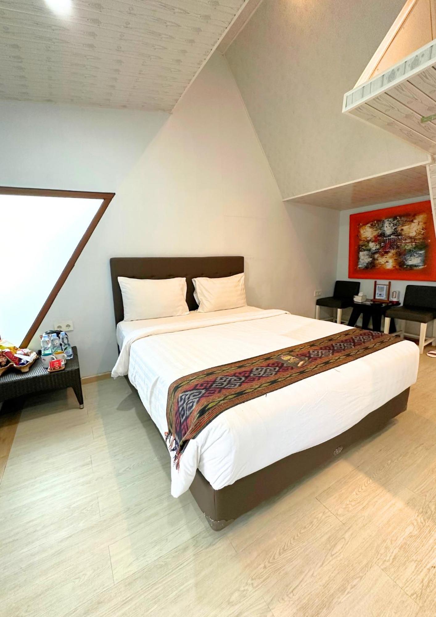 Double Room with Extra Bed photo 1