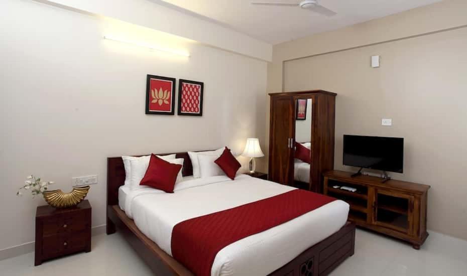 Four-Bedroom Deluxe Apartment - Photo 3