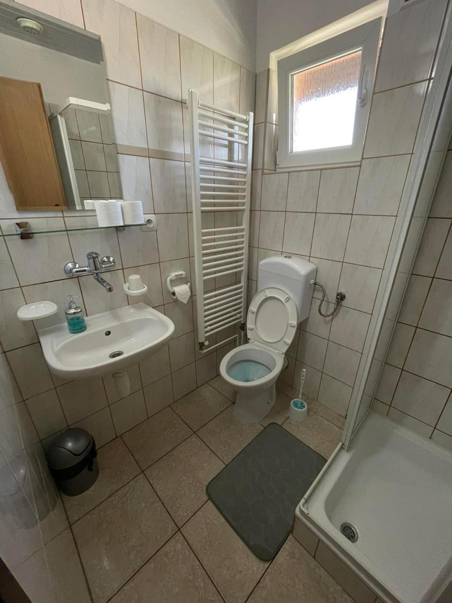Double Room with Private Bathroom photo 3