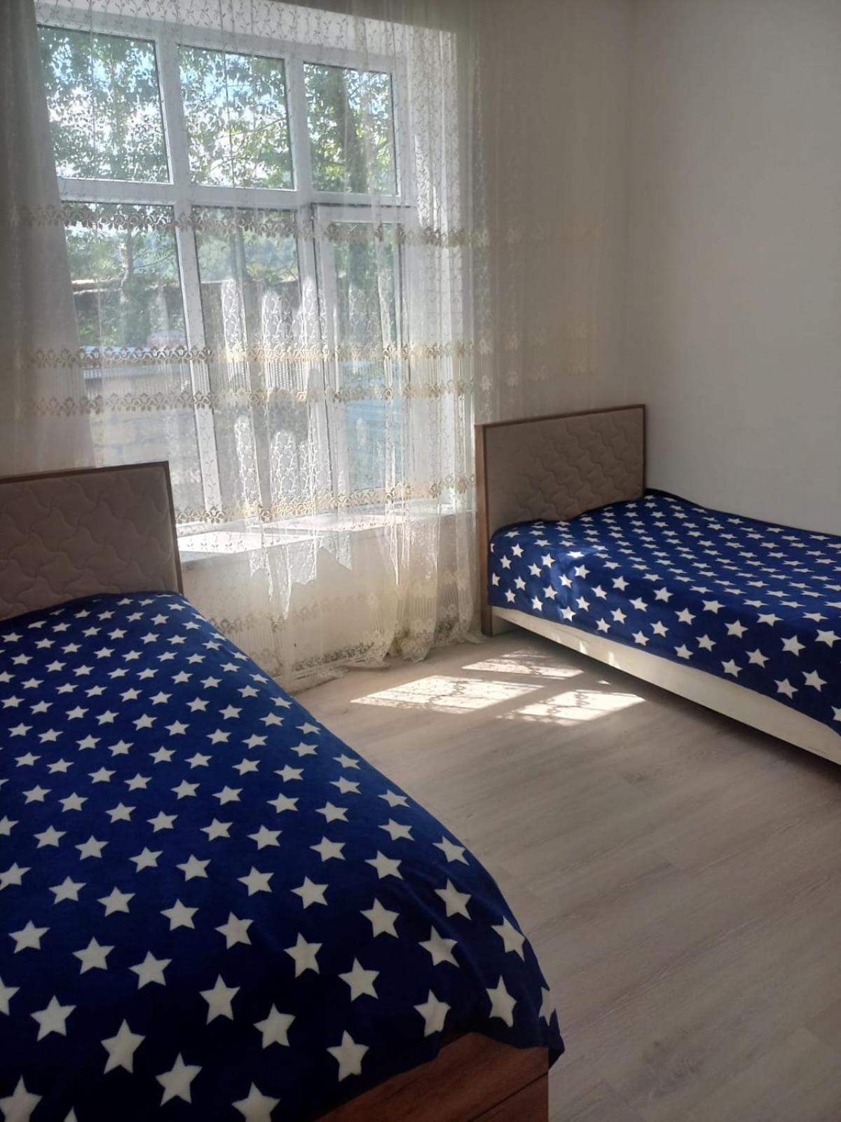 Three-Bedroom House photo 3