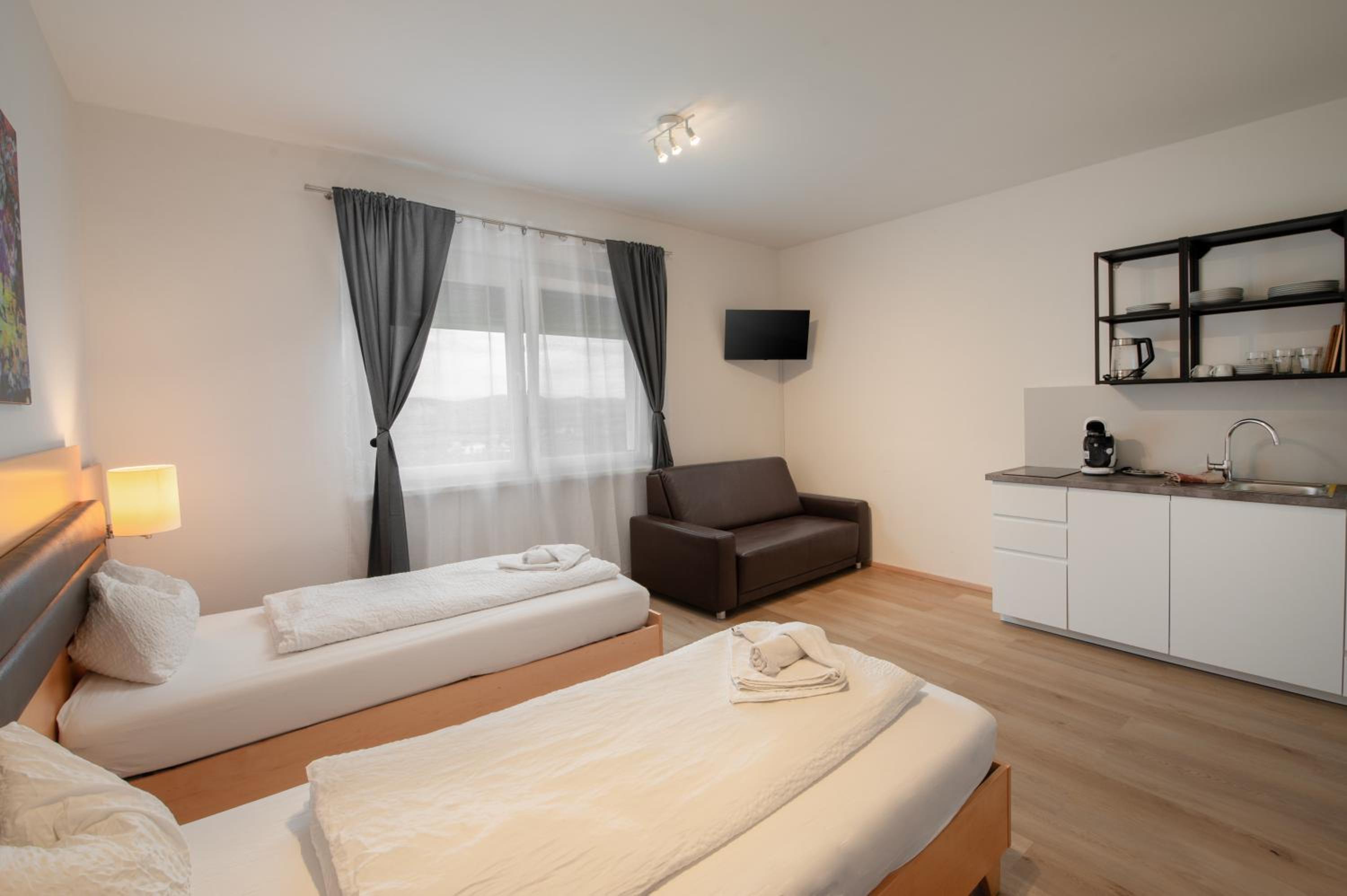 Studio Apartment photo 2