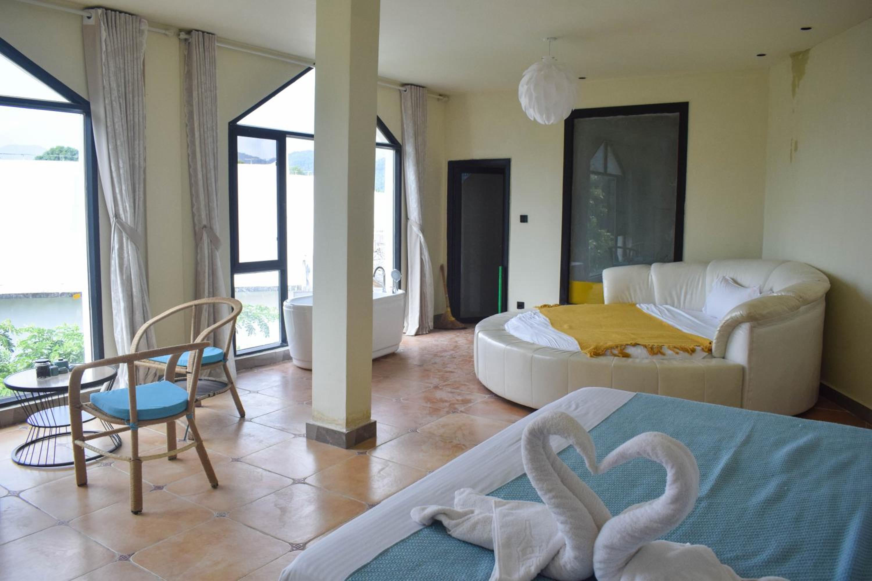 Deluxe Family Suite photo 2