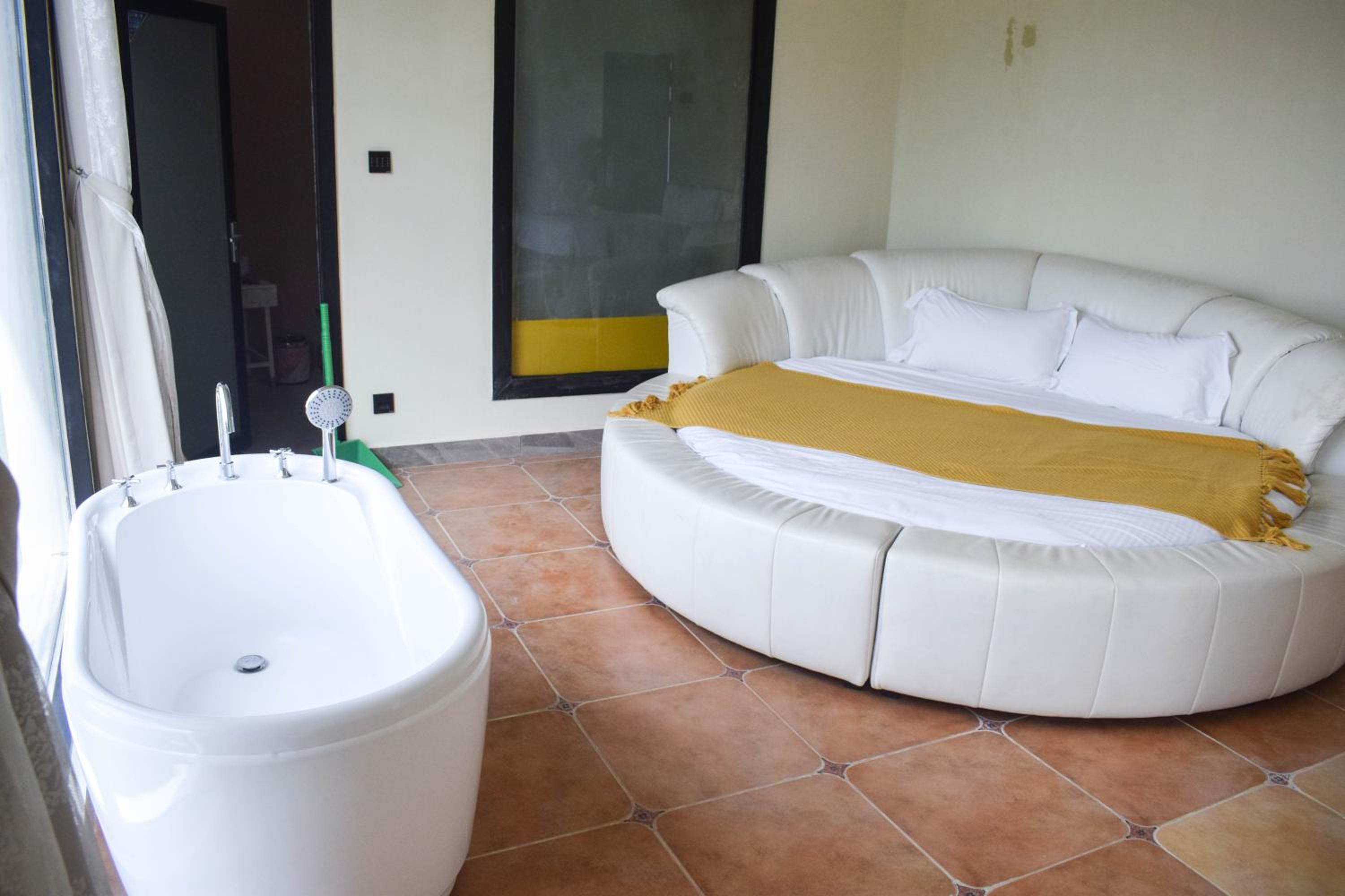 Deluxe Family Suite photo 3