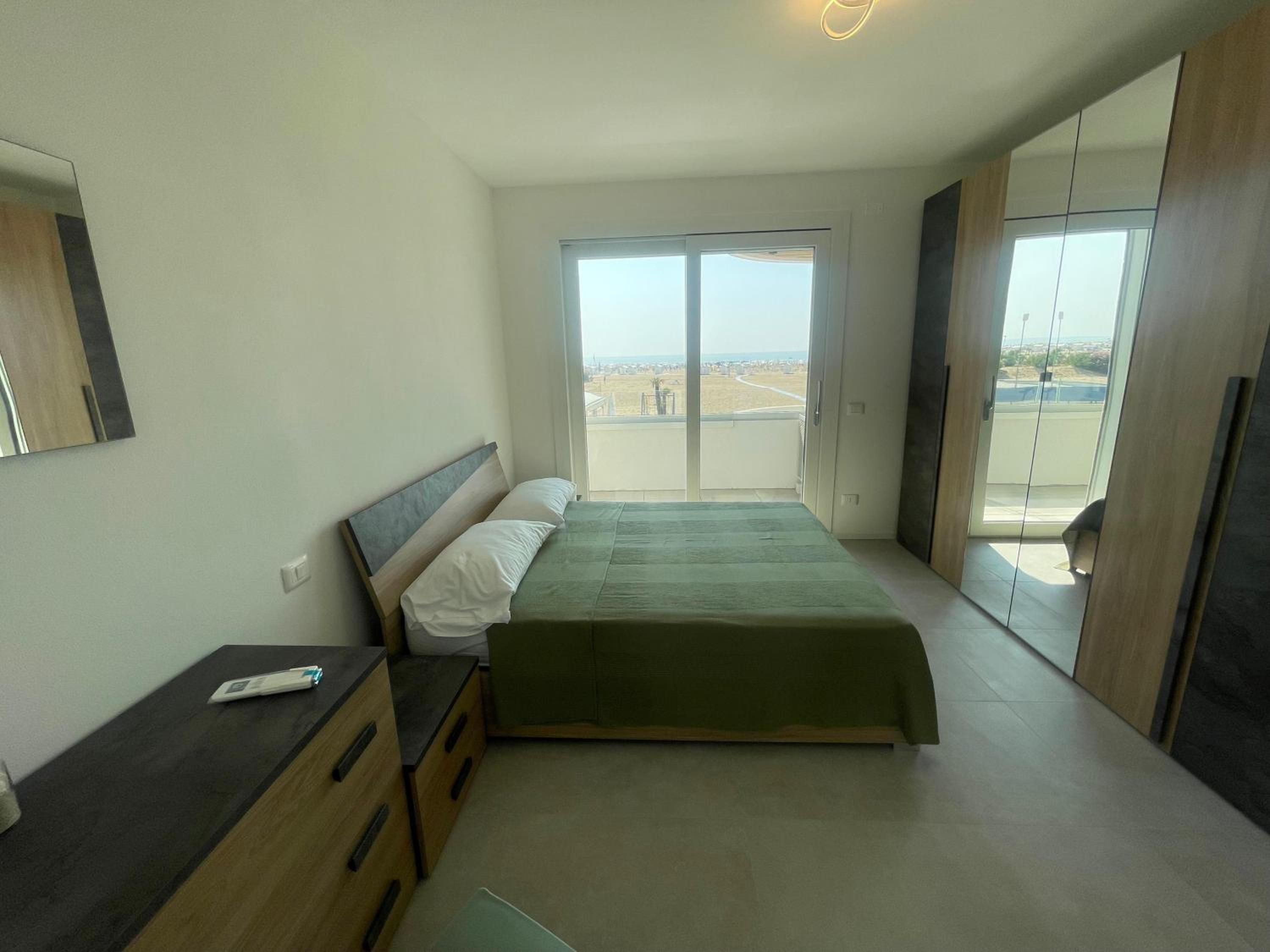 One-Bedroom Apartment with Sea View and Terrace photo 2