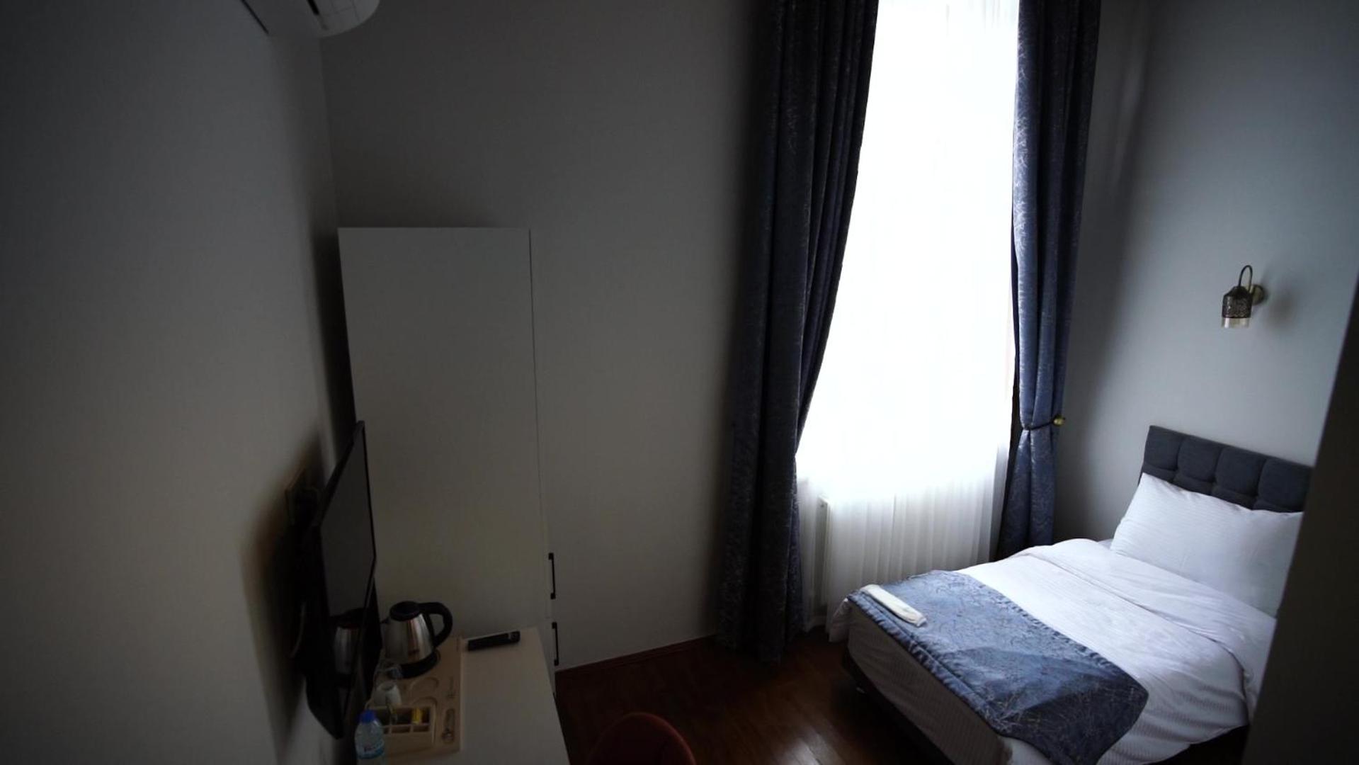 Single Room photo 3