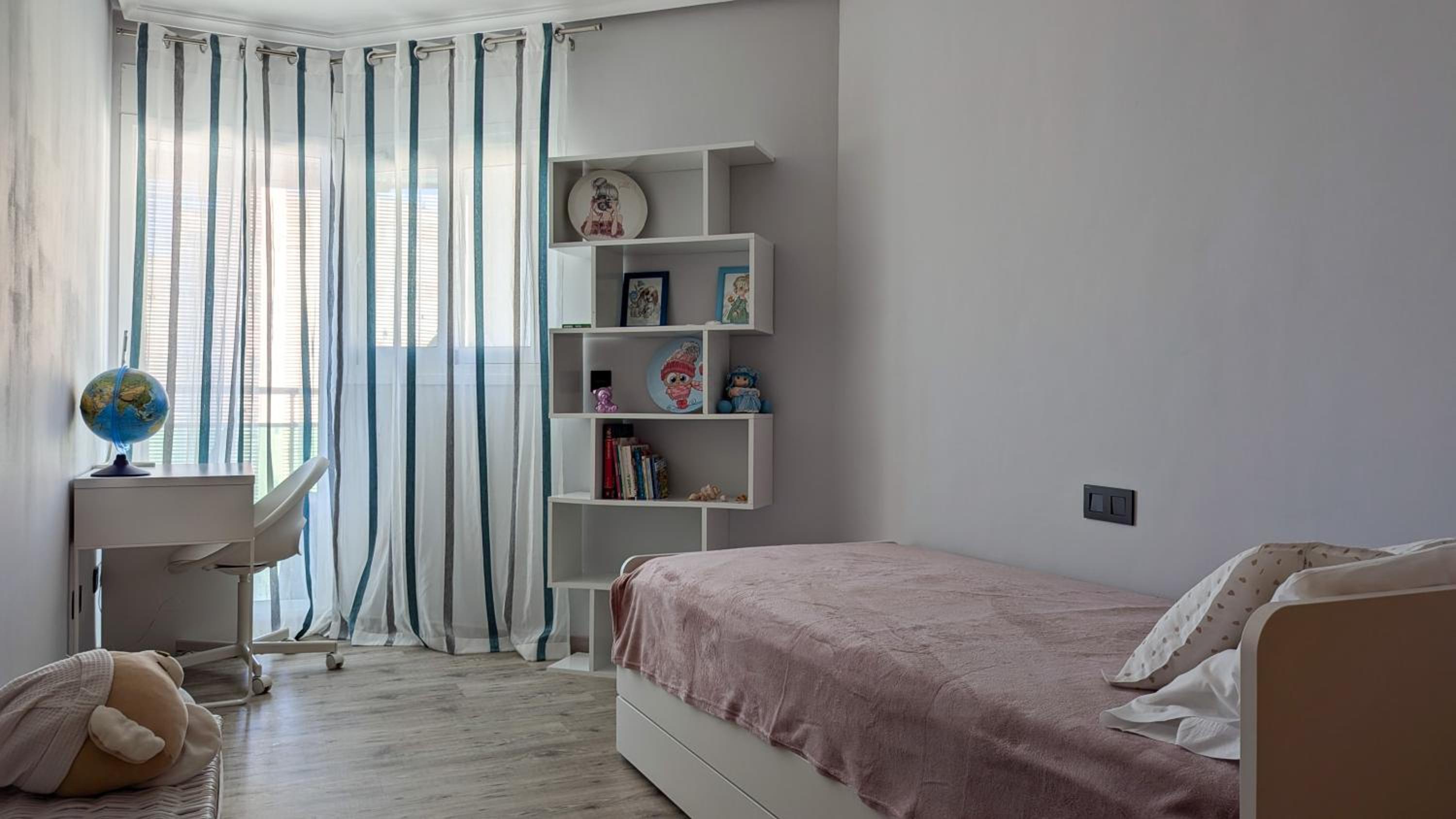 Two-Bedroom Apartment with Terrace and Sea View photo 2