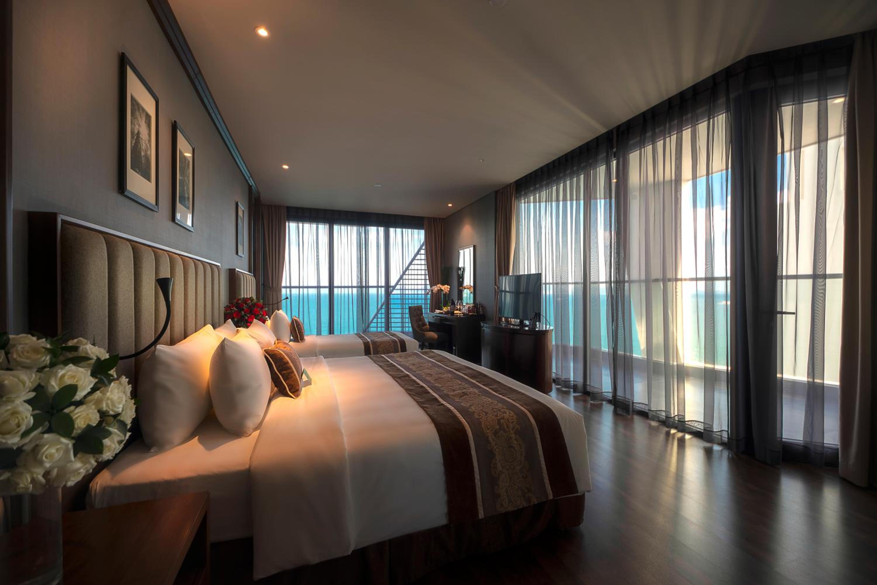 Pacific Triple Room with Ocean View and Bathtub