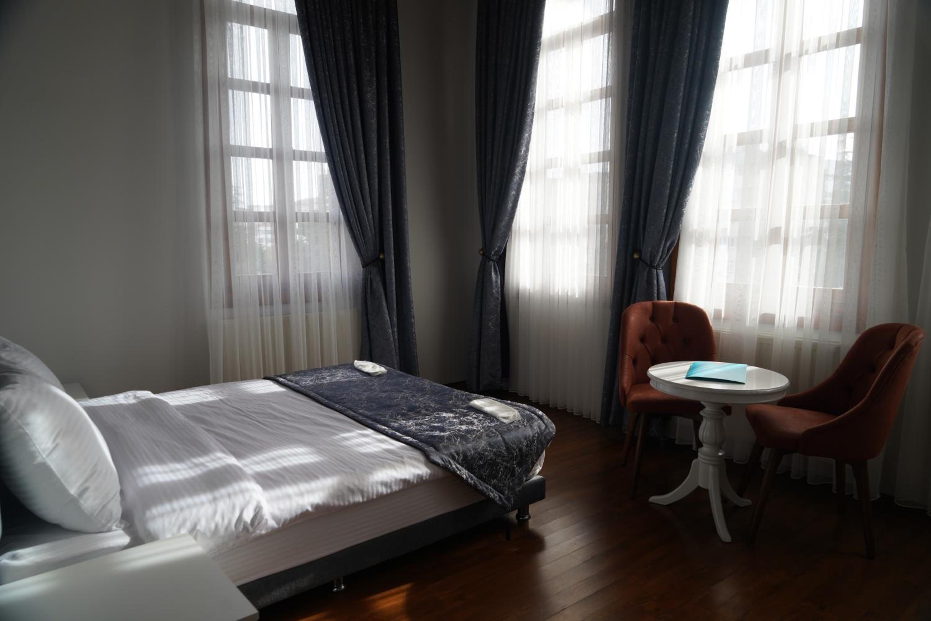 Double Room - Photo 9