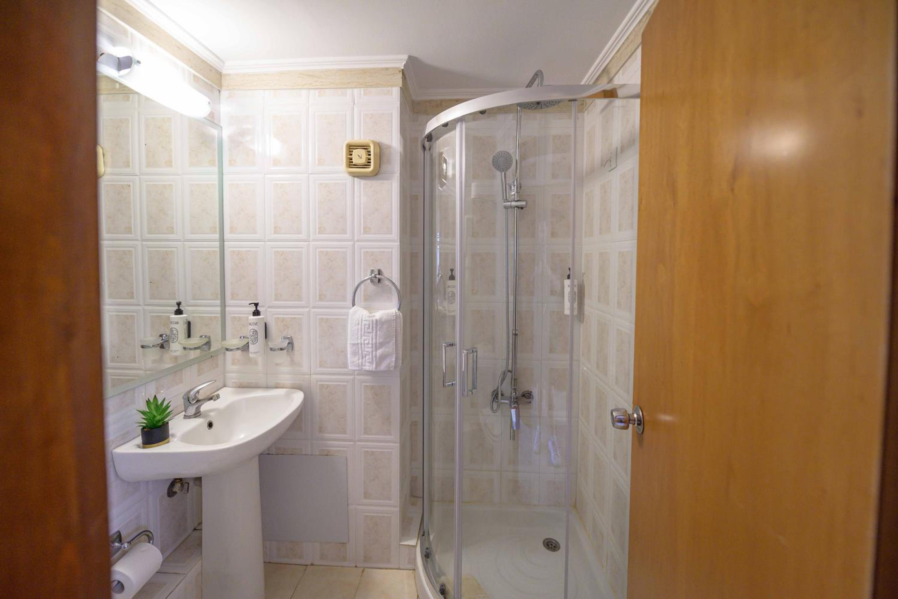 Triple Room - Photo 3