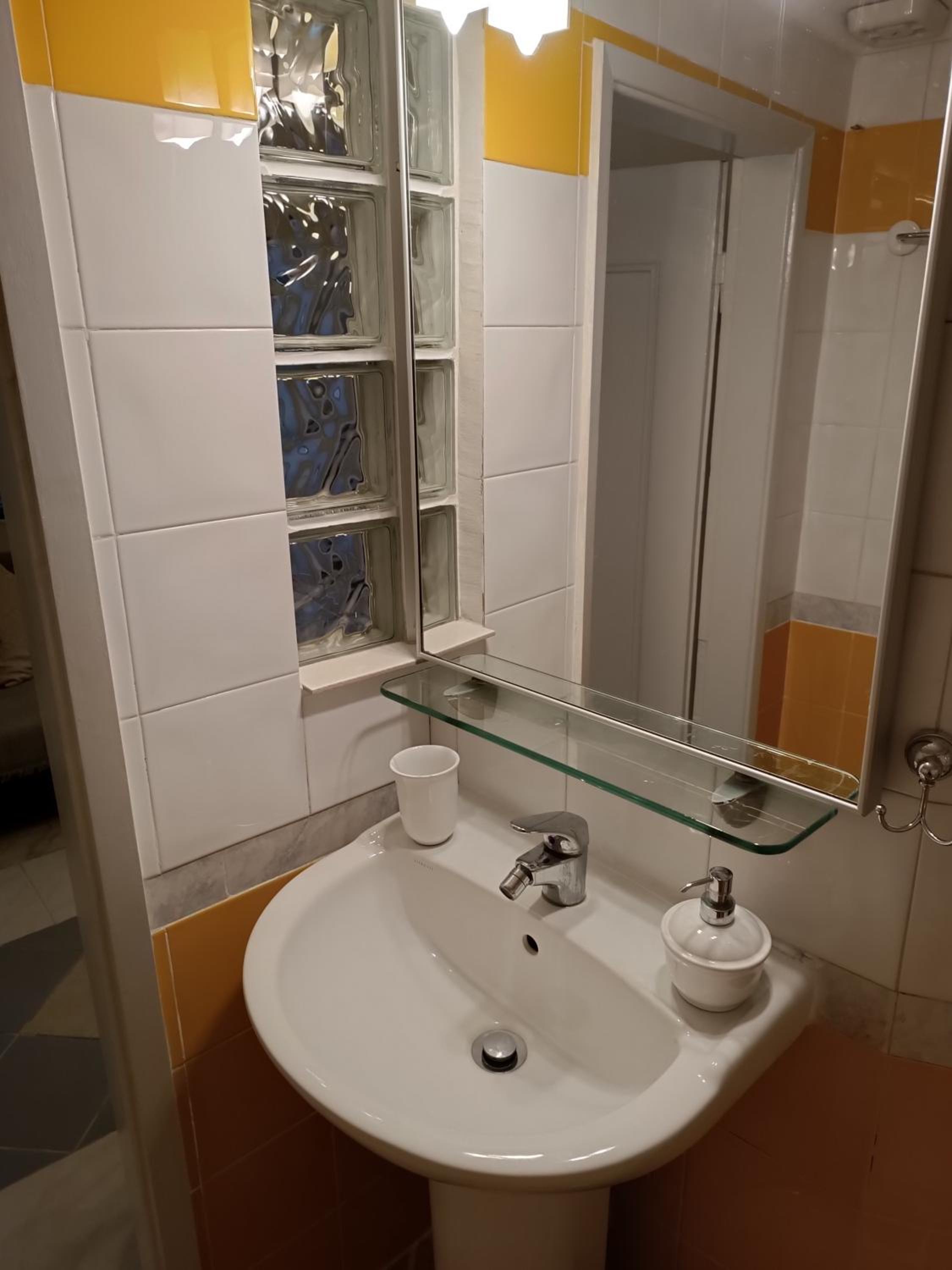 One-Bedroom Apartment - Photo 20
