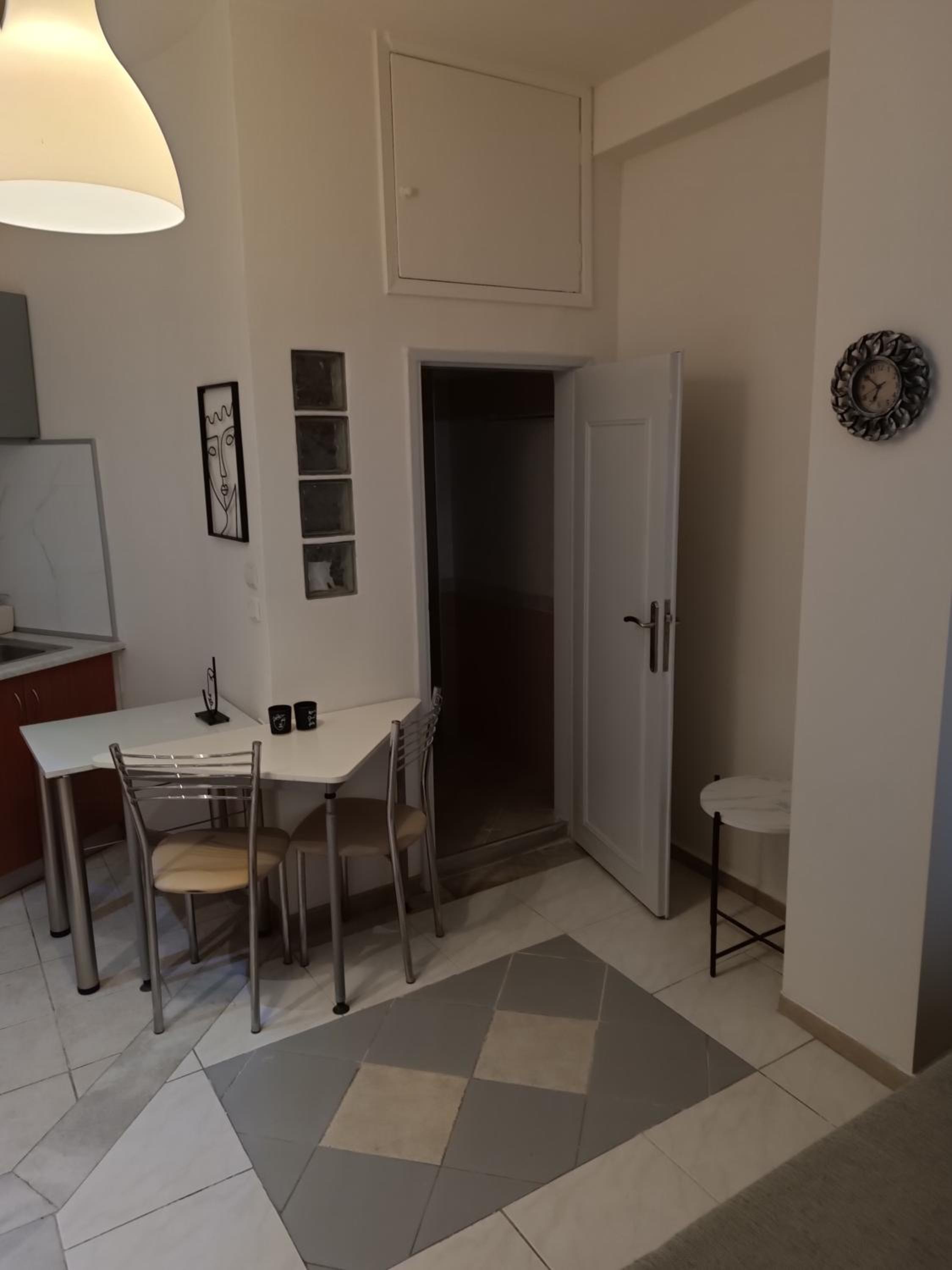 One-Bedroom Apartment - Photo 21