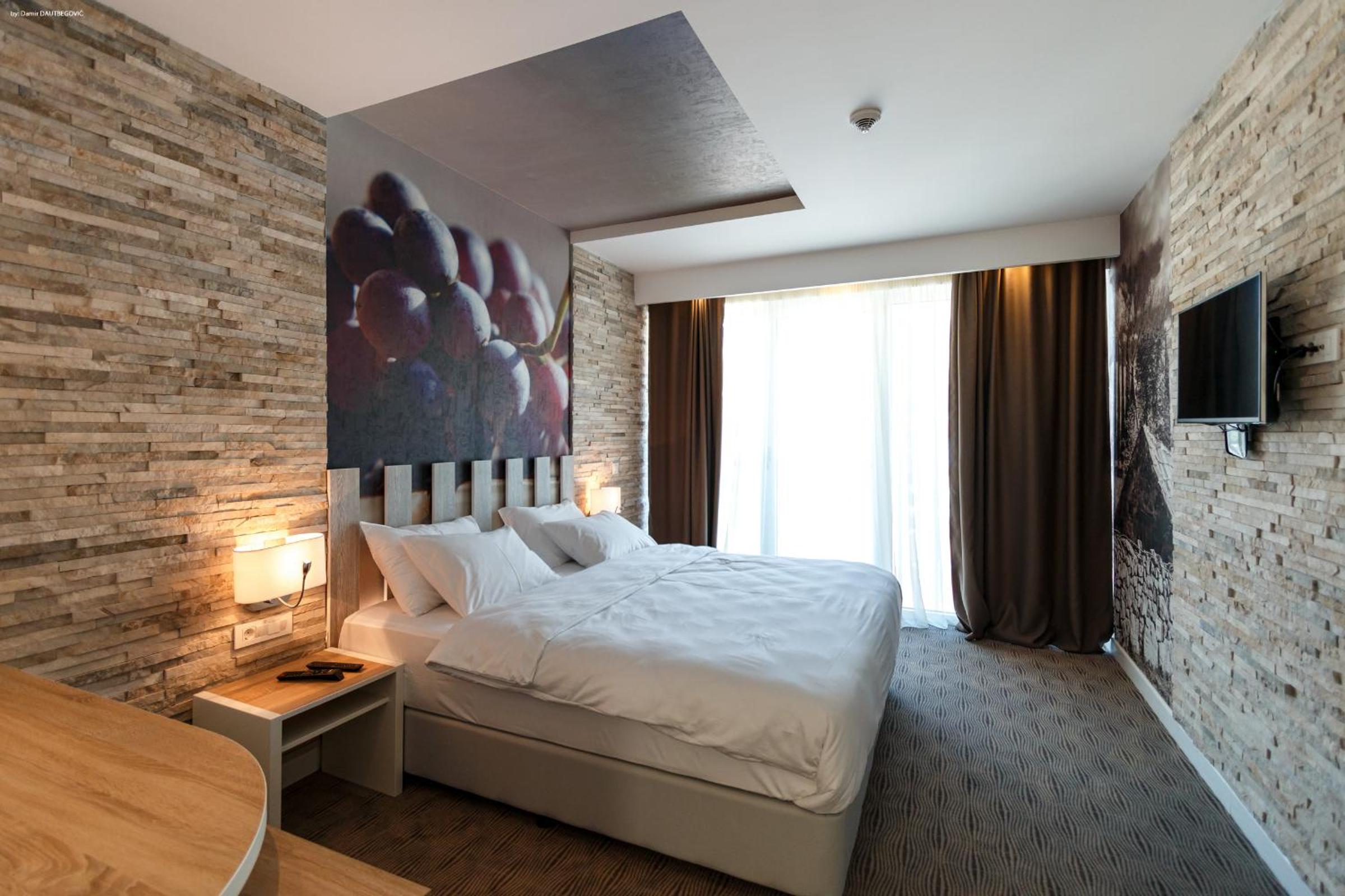 Double Room with Balcony - Photo 4