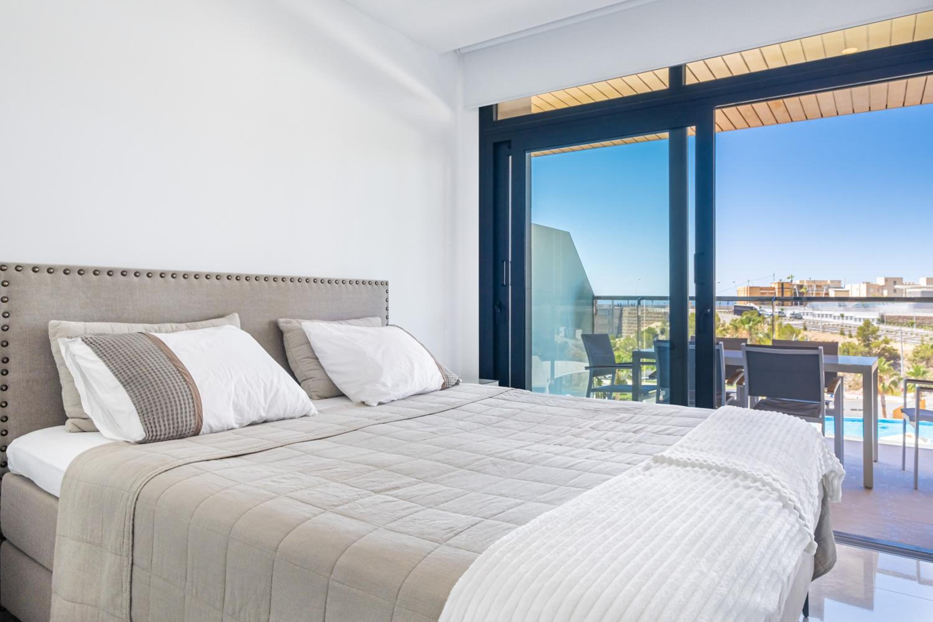 Apartamento de dos habitaciones con vista al mar