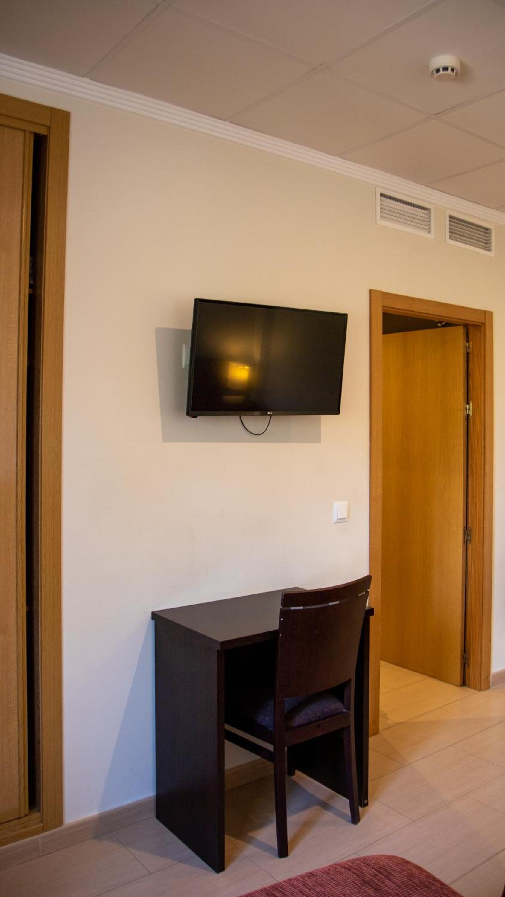 Standard Twin Room photo 2